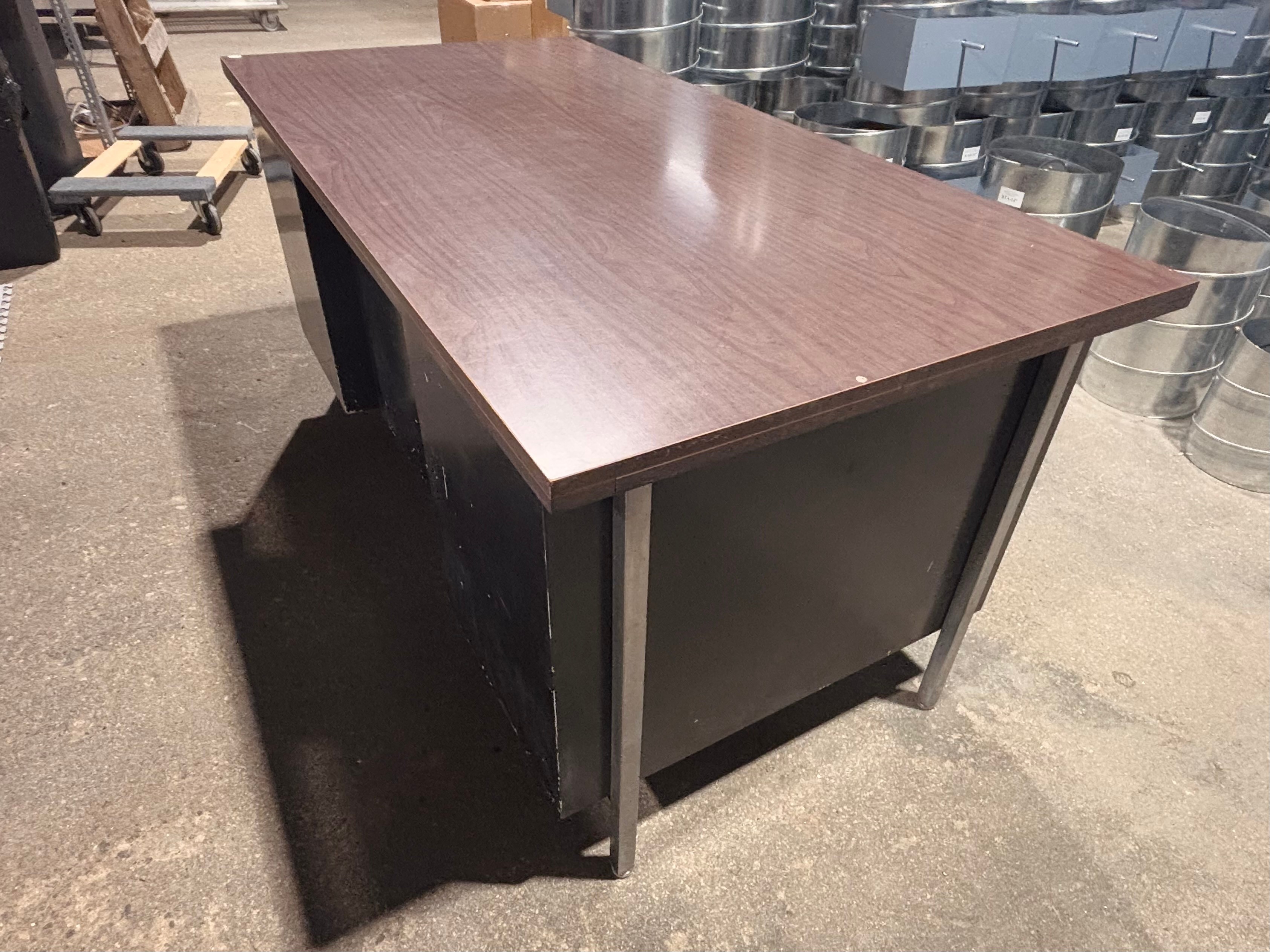 Office Desk - photo 3