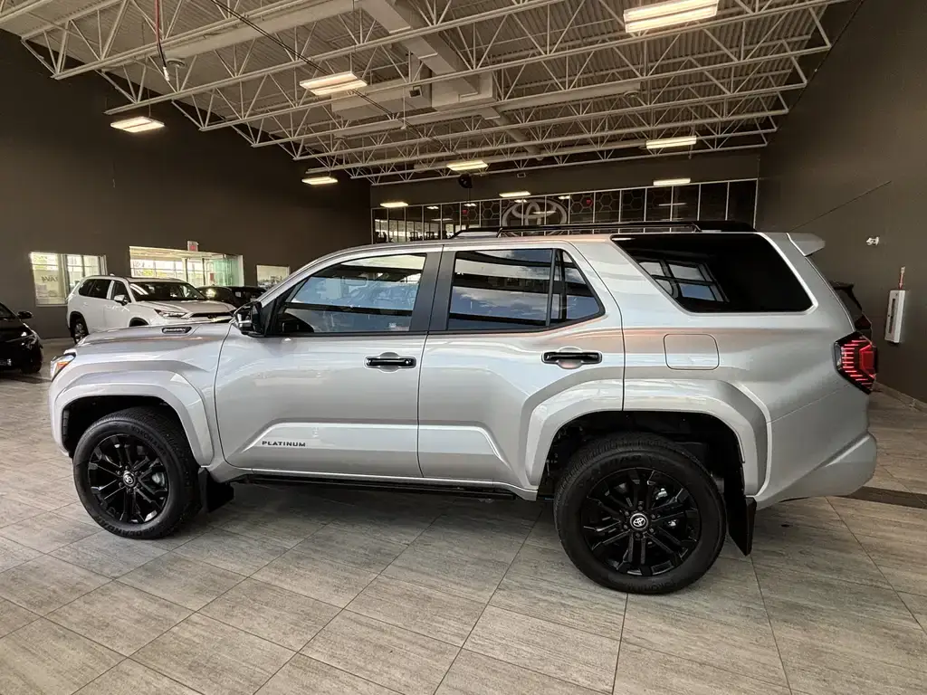 2026 Toyota 4Runner Hybrid - photo 2