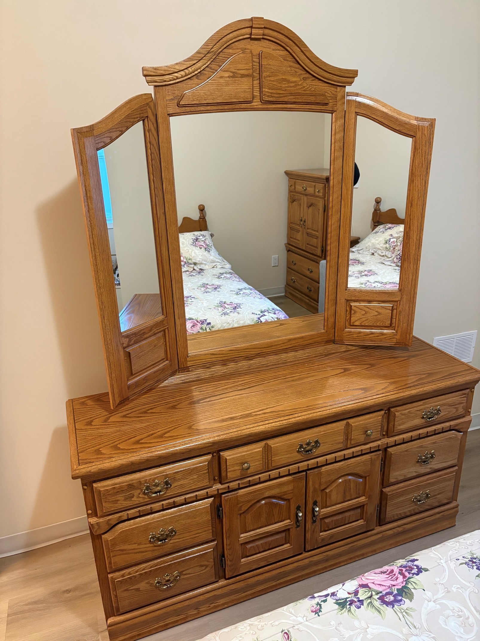 BEDROOM SUITE (8 Pieces) - photo 2