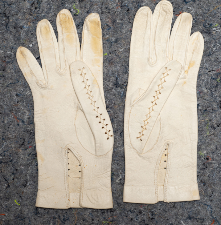 Vintage 1950s/60s Italian Leather Gloves and Note (Size 7) - photo 5
