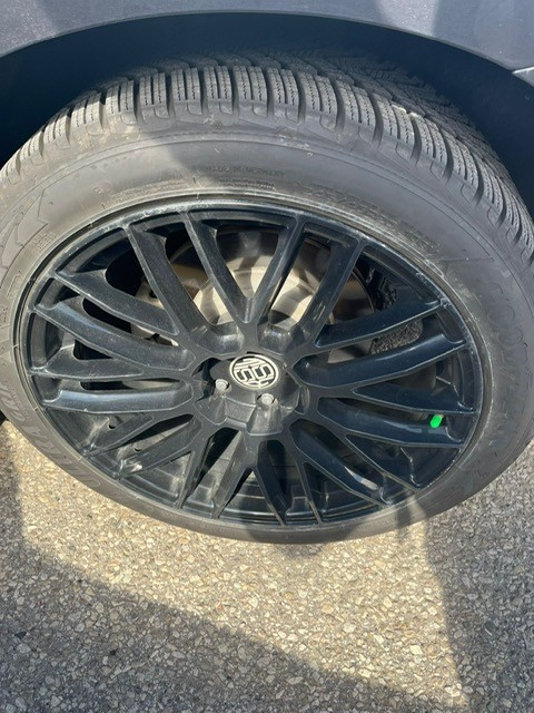 Set of 4 Goodyear winter tires 245/45R20 on Alloy Rims. - photo 3