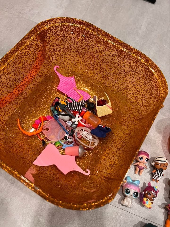 LOL Surpise dolls and accessories - photo 2