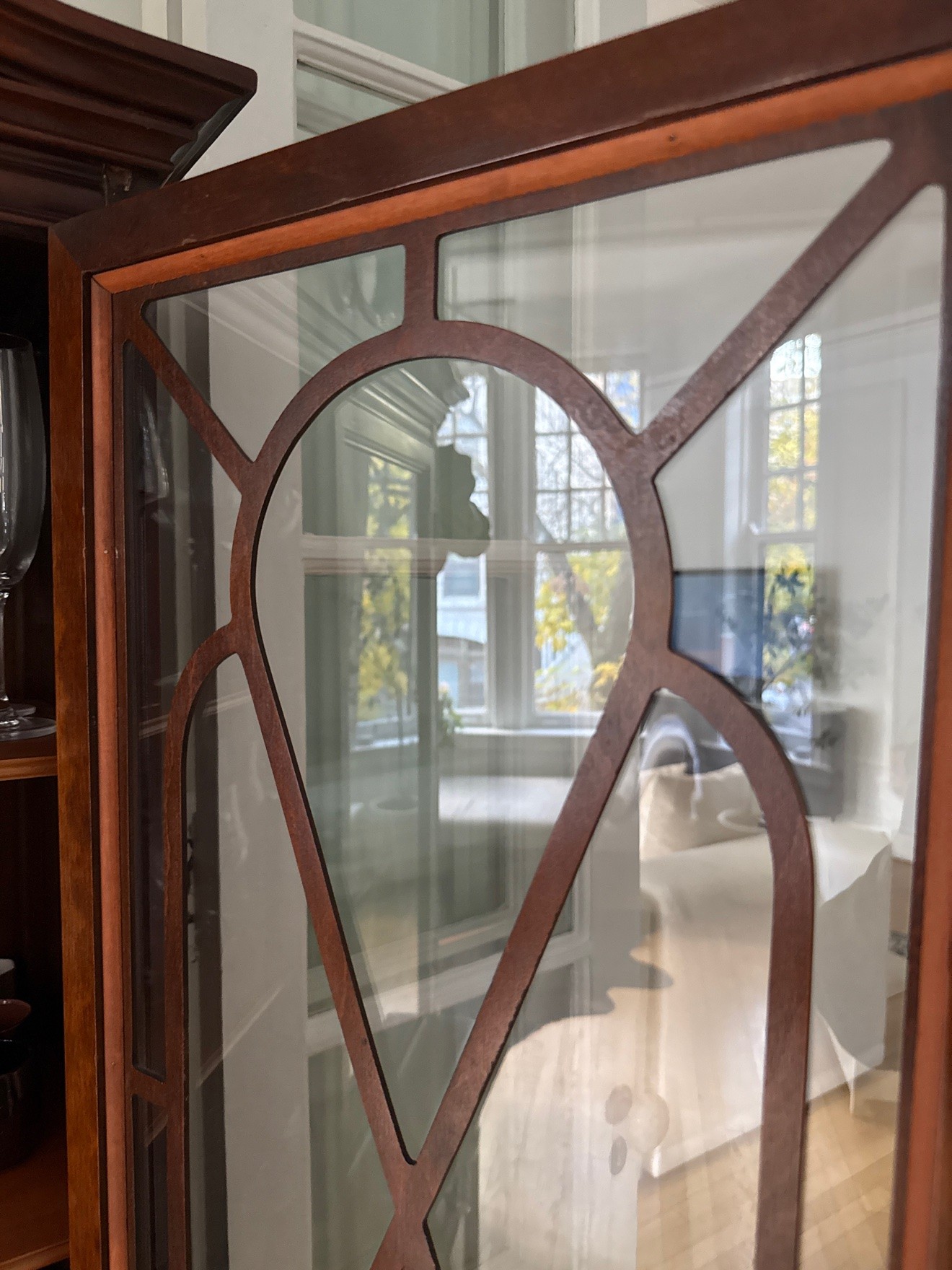 Traditional dark wood china cabinet / hutch with glass doors - photo 2