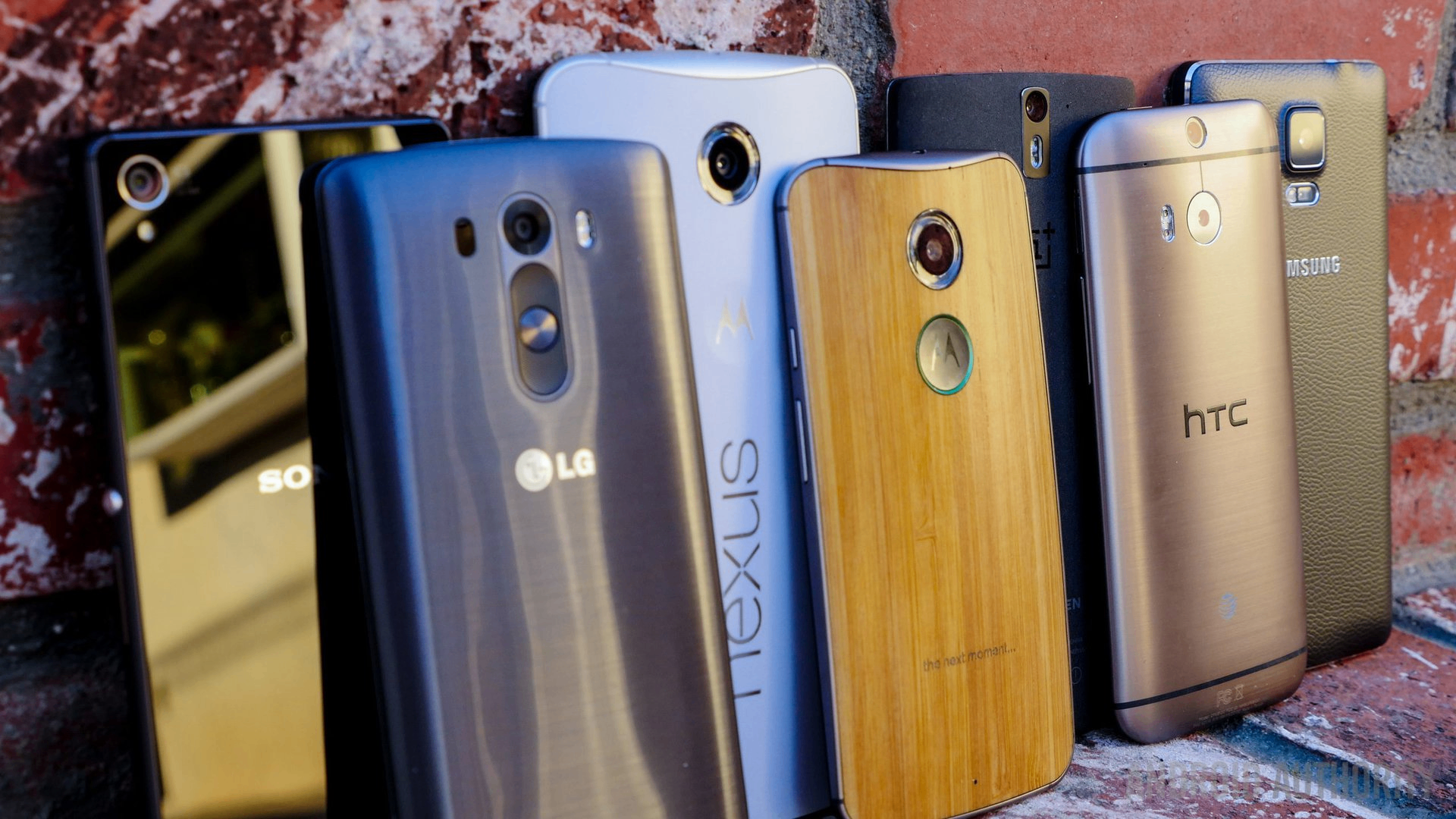 LOOKING FOR CHEAP OLD SMART PHONES.