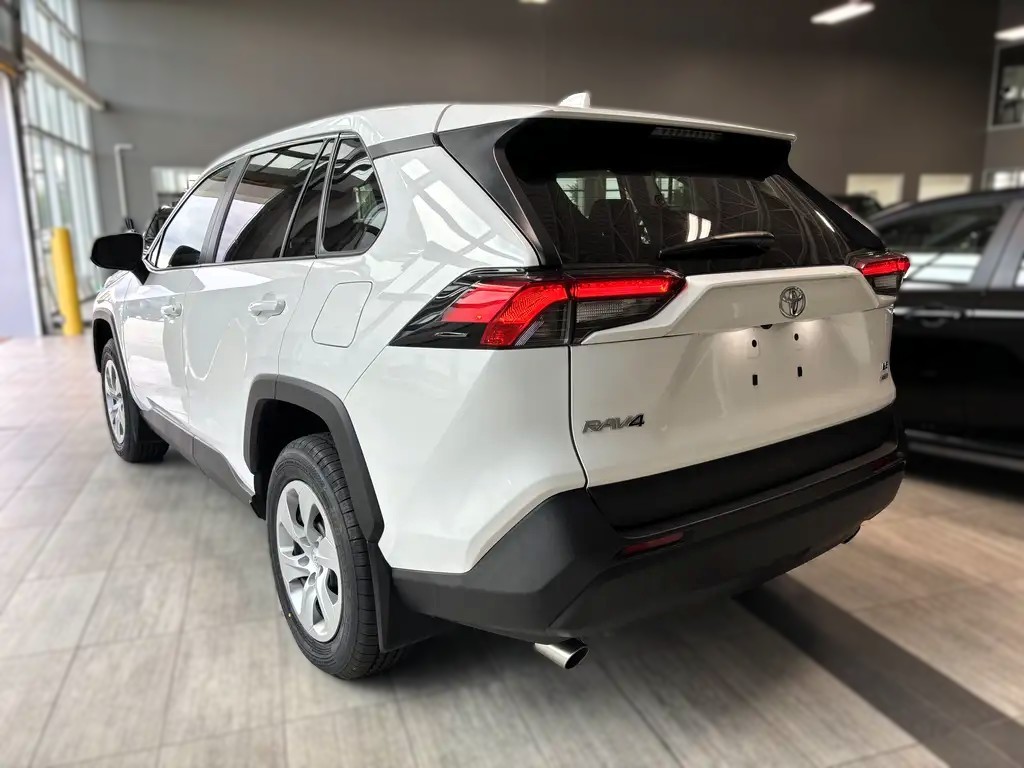 2025 Toyota RAV4 - photo 5
