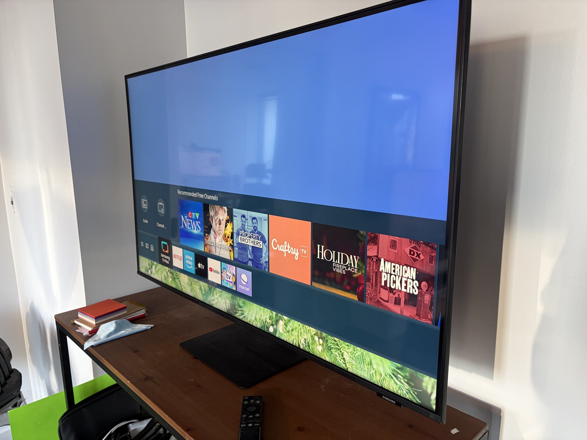 Samsung 43" 4K Smart Monitor M7 (S43AM702) – USB-C - photo 2