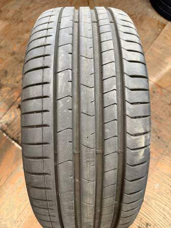 1 X single 245/35/20 95Y Pirelli Pzero PZ4 MOE RFT 98% tread