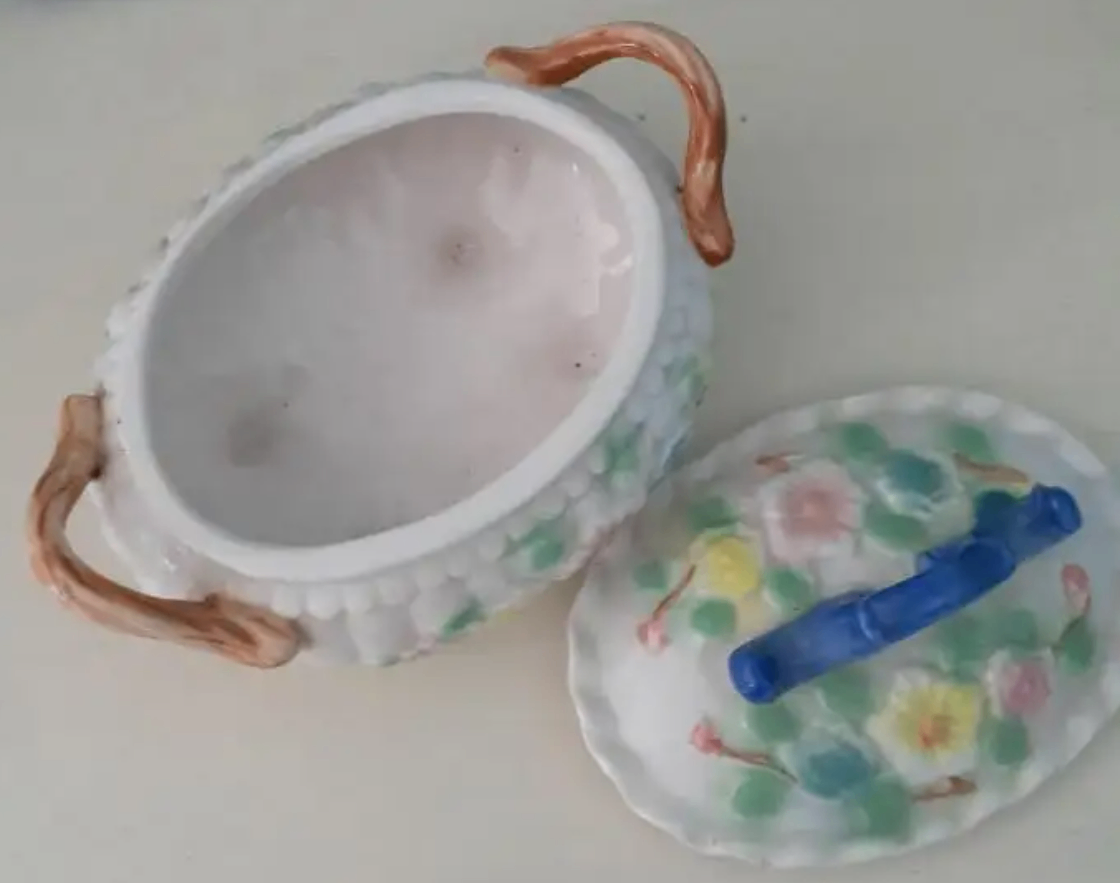 Vintage porcelain lidded hand painted floral trinket box - photo 5