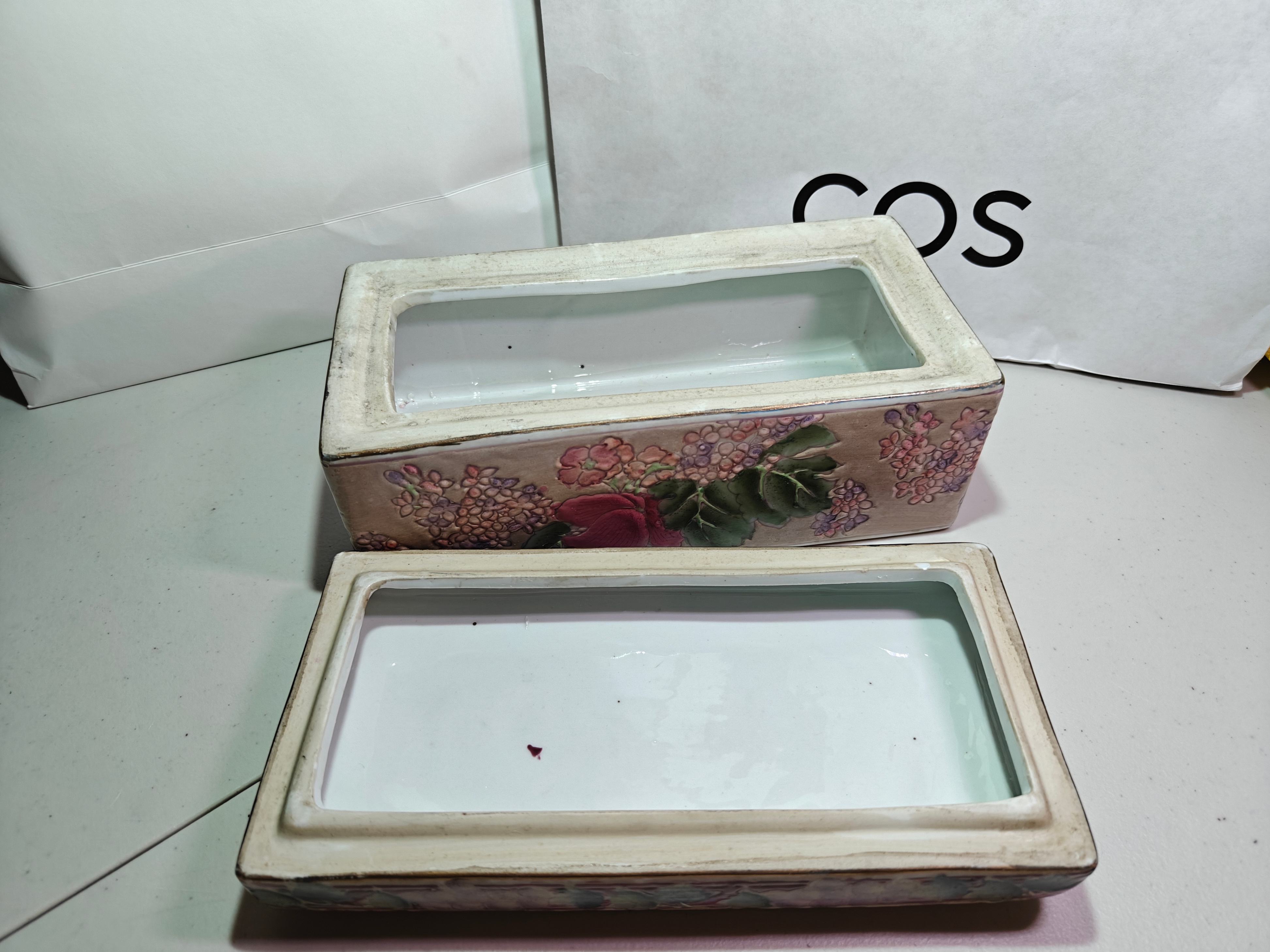 Vintage Made in Macau Ceramic Floral Trinket Box / Storage Box - photo 2
