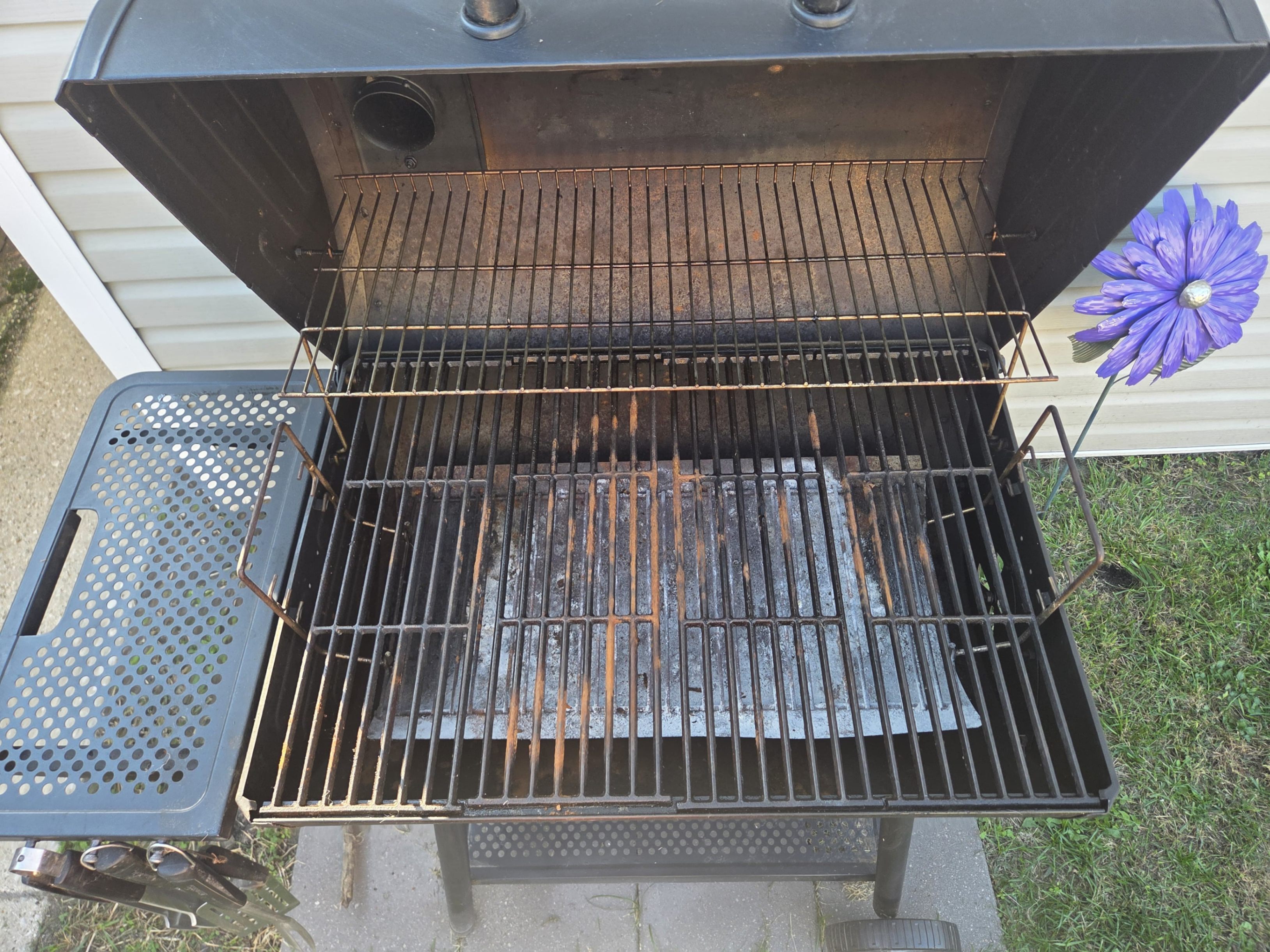 Char-Griller BBQ Grill with Utensils - photo 3