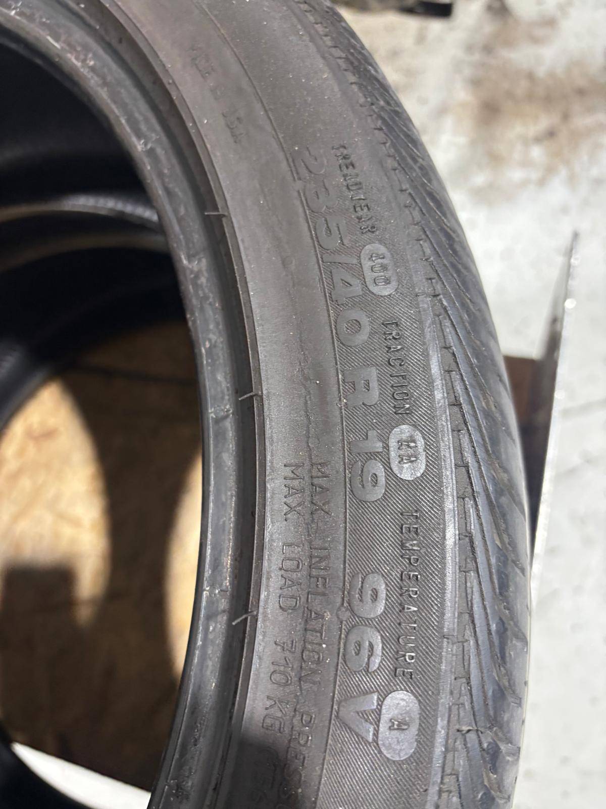 4 Used 235/40/R19 Continental A/S–Model3/Accord/Passat/Optima/ - photo 2