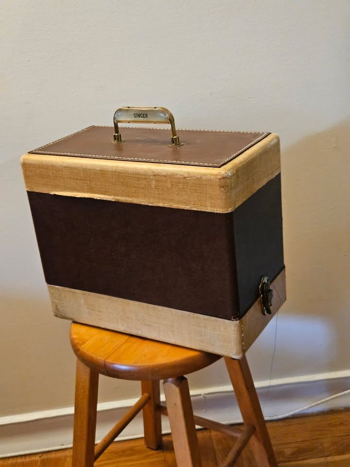 Vintage Singer 99K Sewing Machine - photo 4