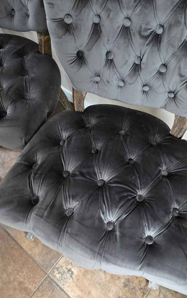Set of 4 Chairs - Barely Used - photo 4