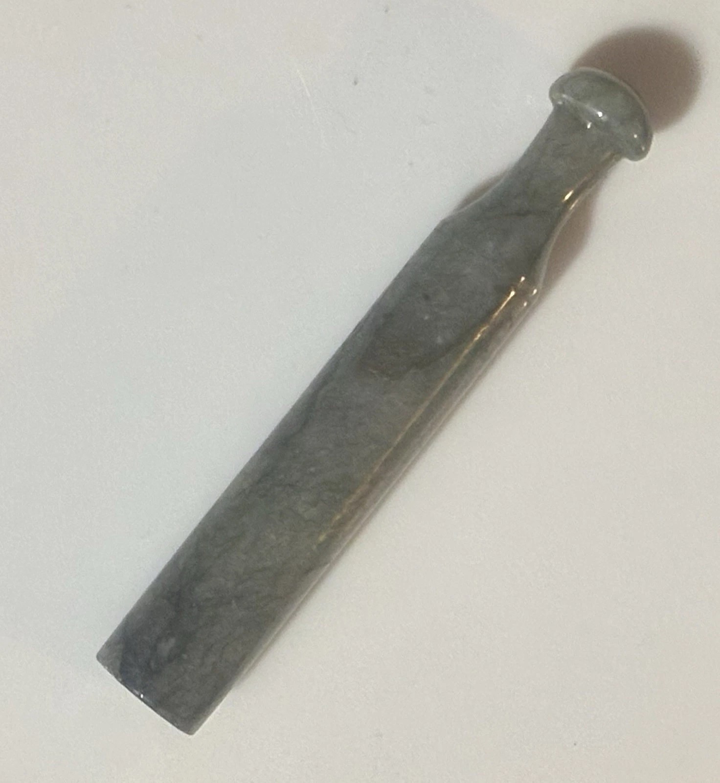 Vintage Chinese Style Green Stone Cigarette Holder