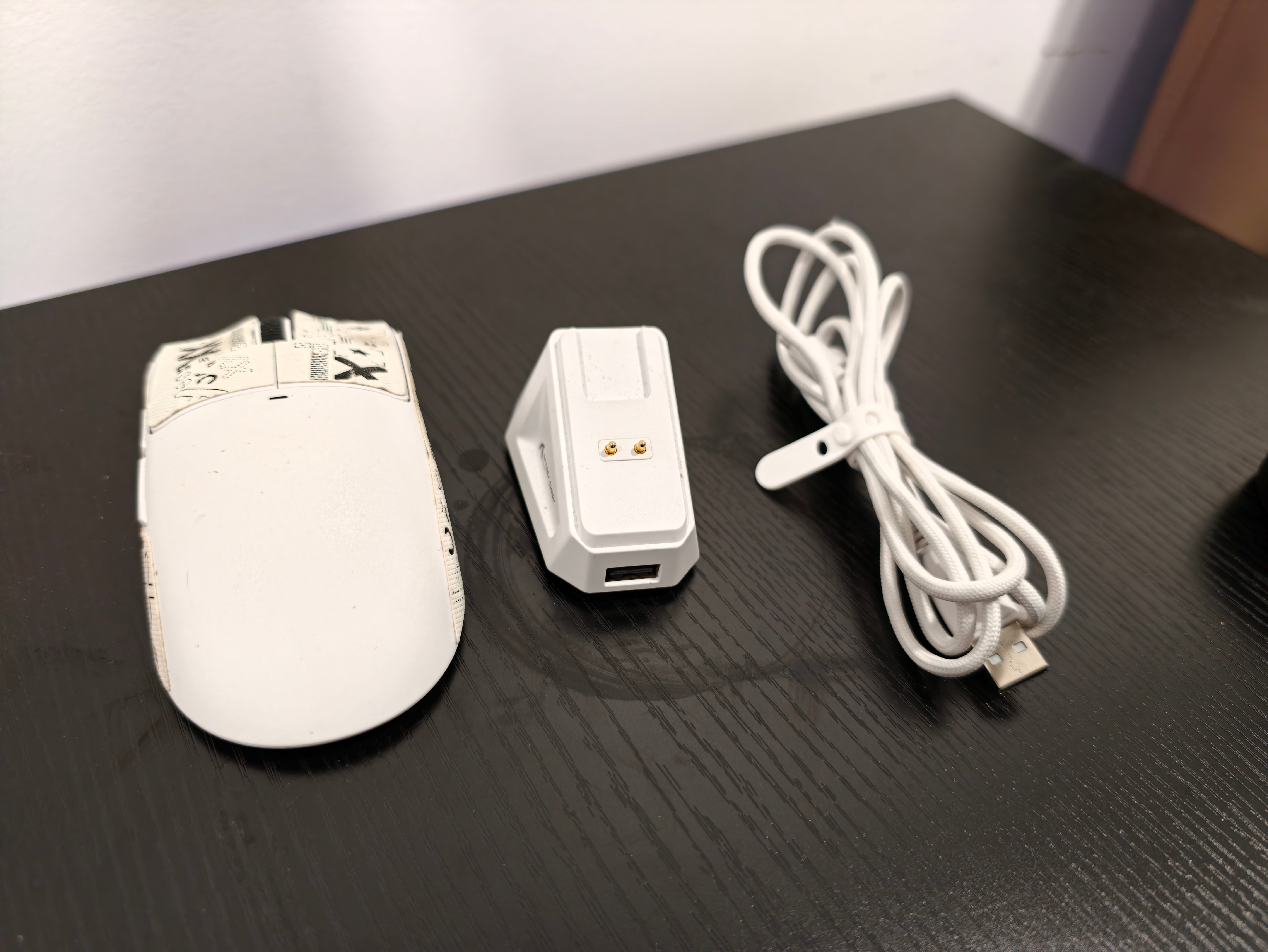 ATTACK SHARK X11 with RGB Charging Dock - White