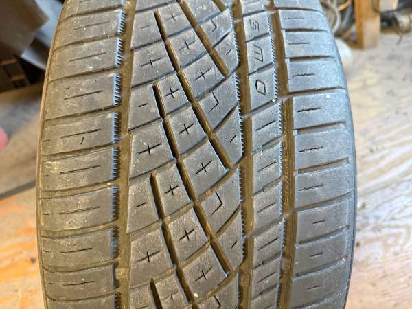 1 X single 235/35/19 Continental extreme contact DWS06 with 60% - photo 2