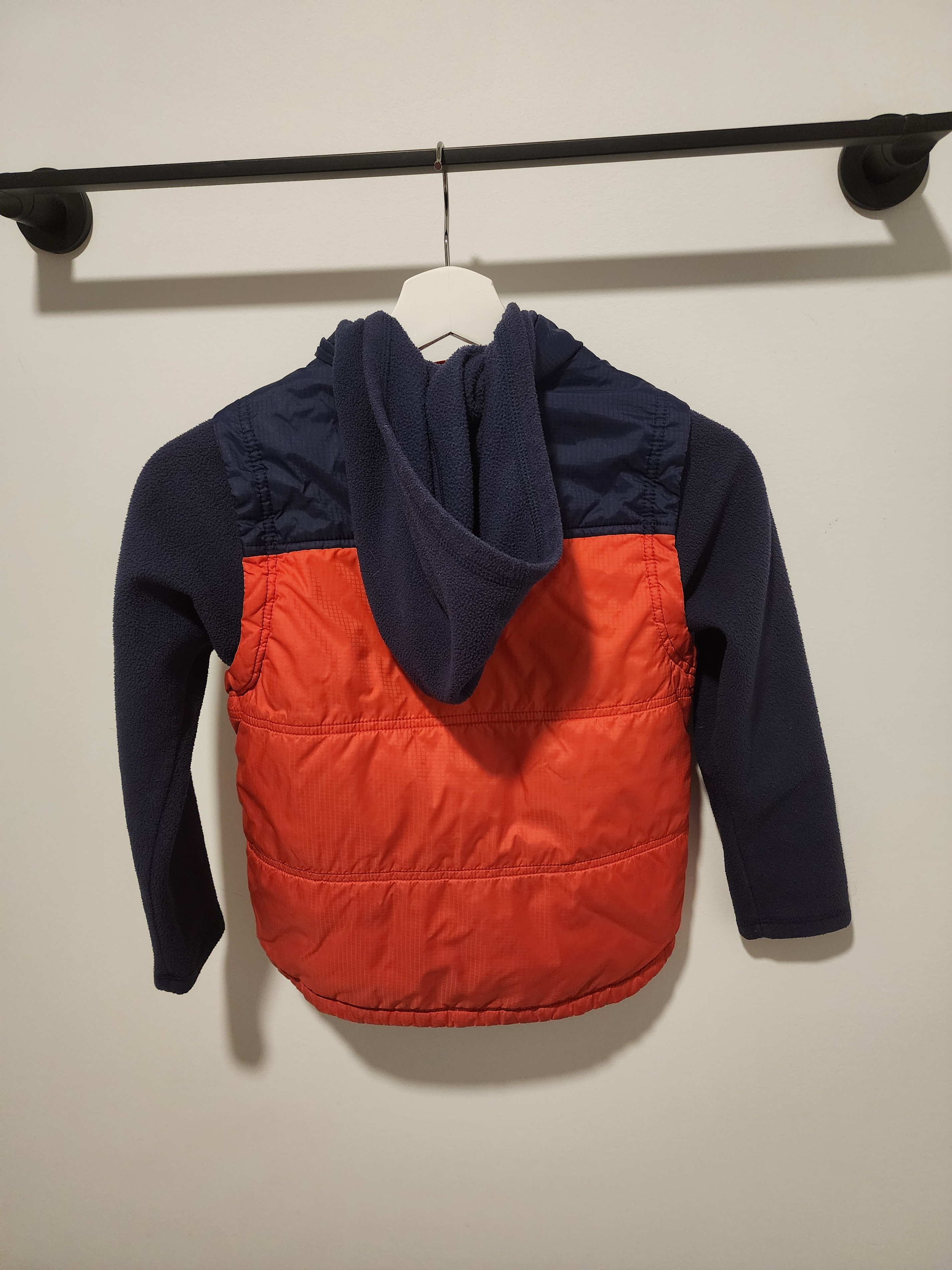 Boys size 6 XS The North Face sweater+Vest jacket - photo 2