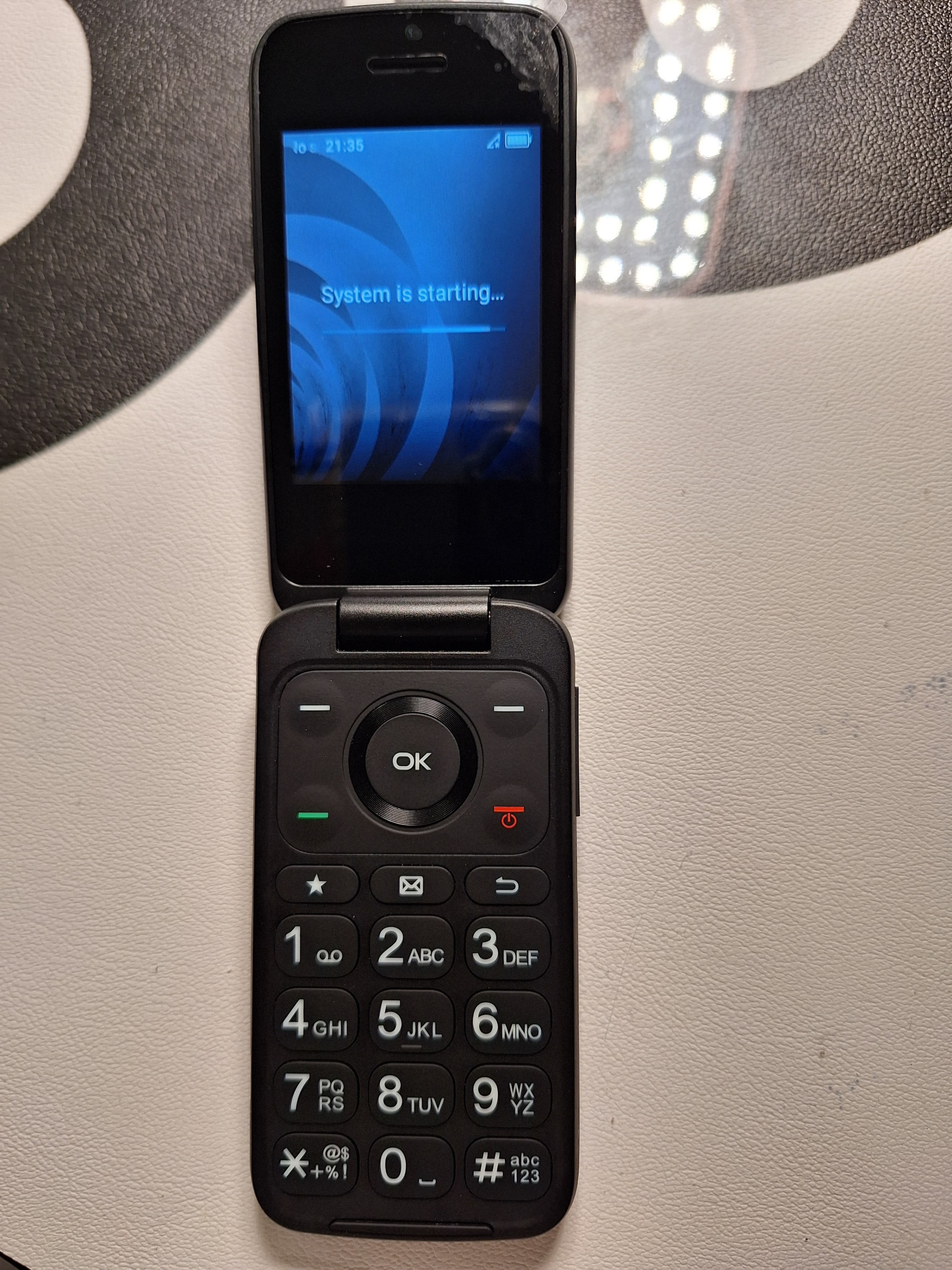 TCL Flip Phone 4058E PRICE FIRM - photo 3