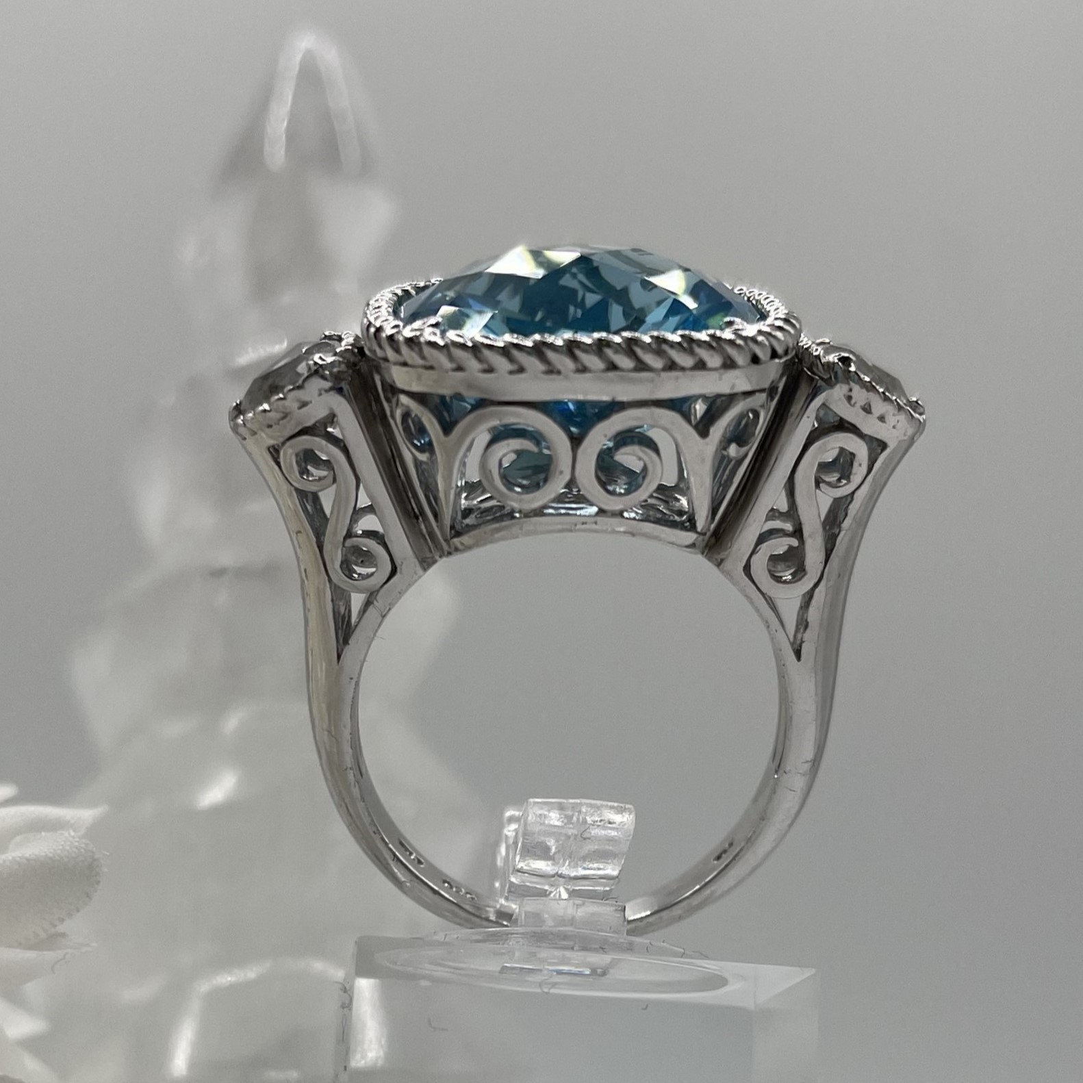 David Yurman Inspired Blue & White Topaz Cocktail Ring (Size 9) - photo 2