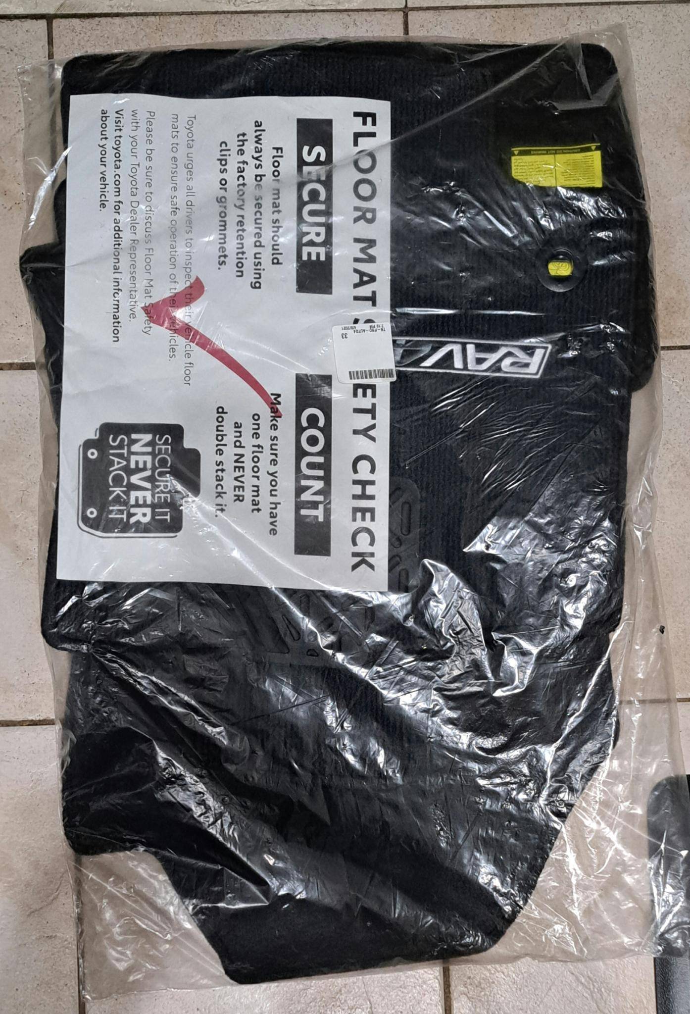 TOYOTA RAV4 floor mats - photo 3
