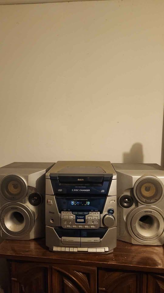 RCA 5-Disc Changer Stereo System, CD, Dual Cassette, AM/FM