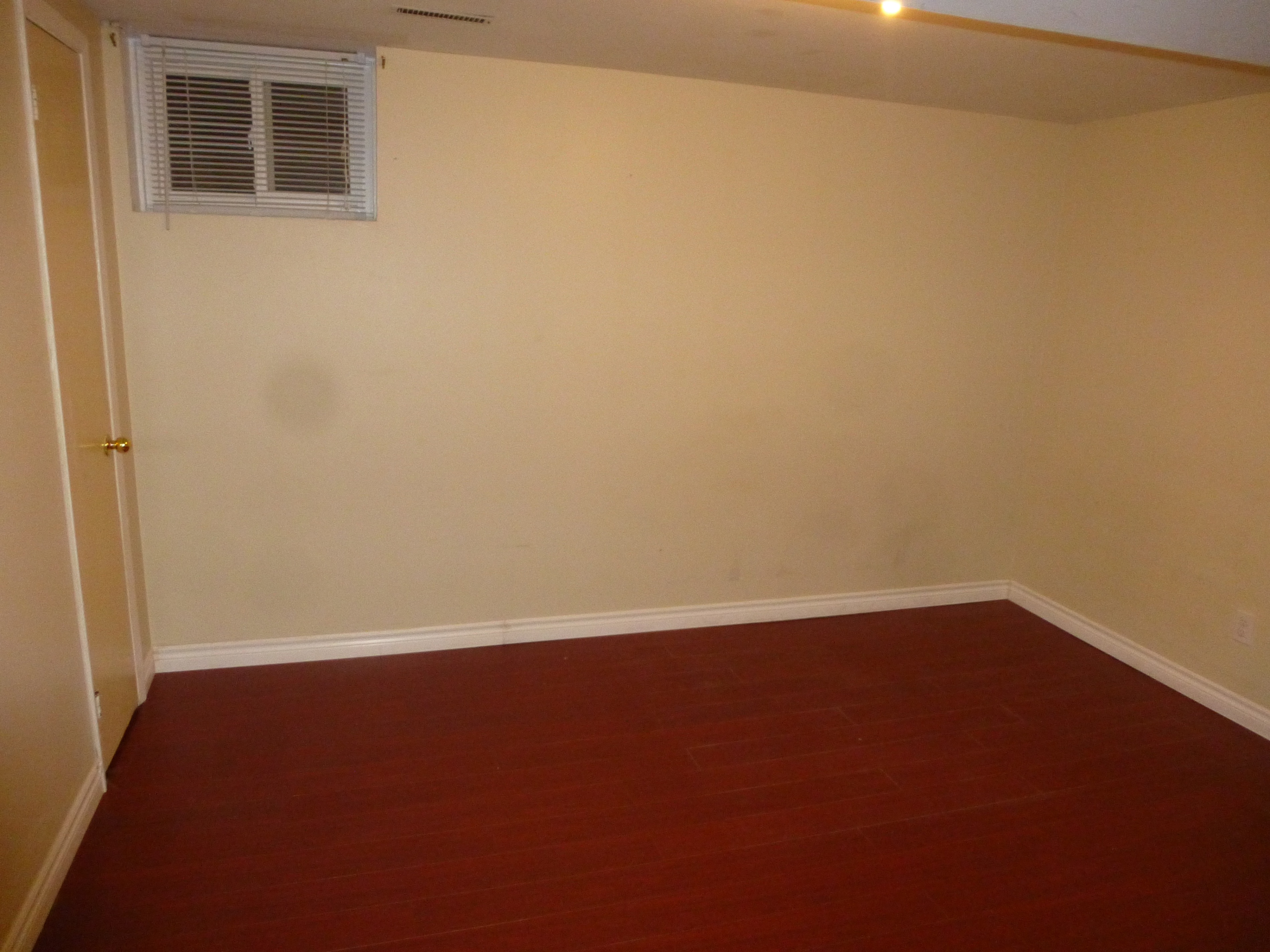 2 bedrooms basement apartment - photo 2