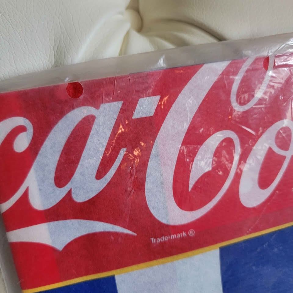 1988 Coca-Cola paper tablecover Gibson - photo 3