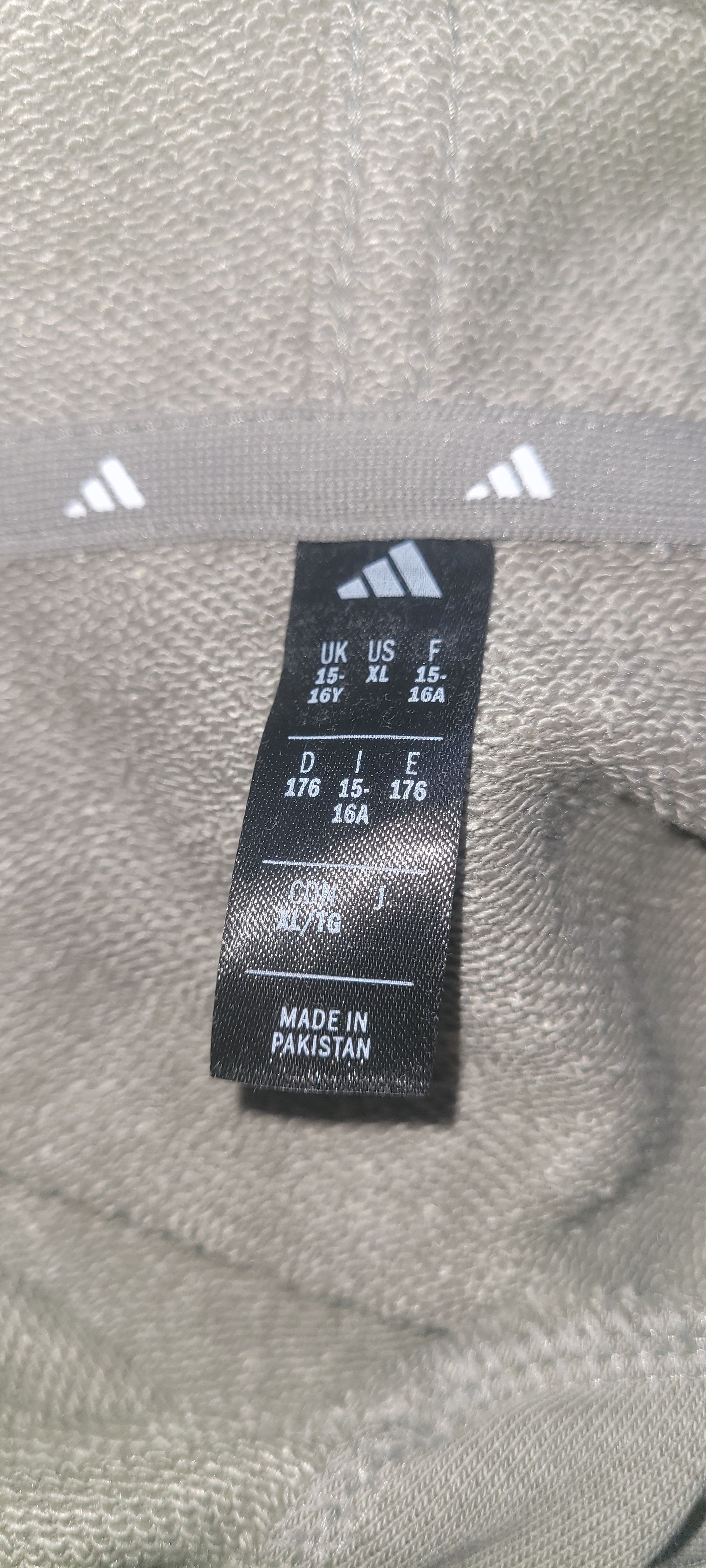 Adidas Hoodie – Brand New with Tags – XL** - photo 2