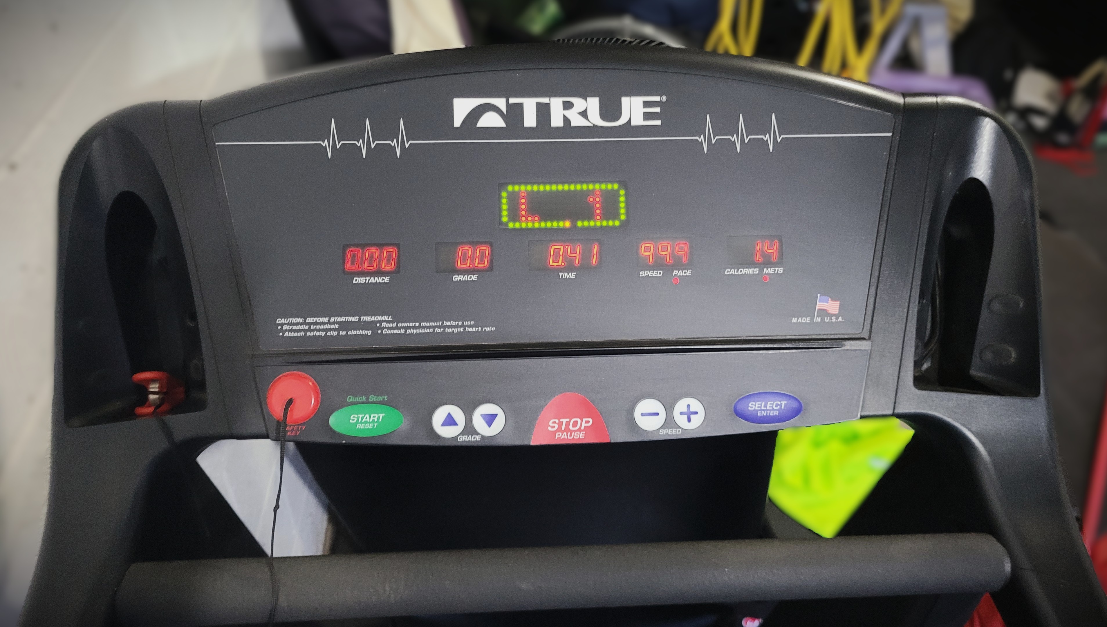 True Fitness 540 S.O.F.T Treadmill, club-quality, one owner - photo 2