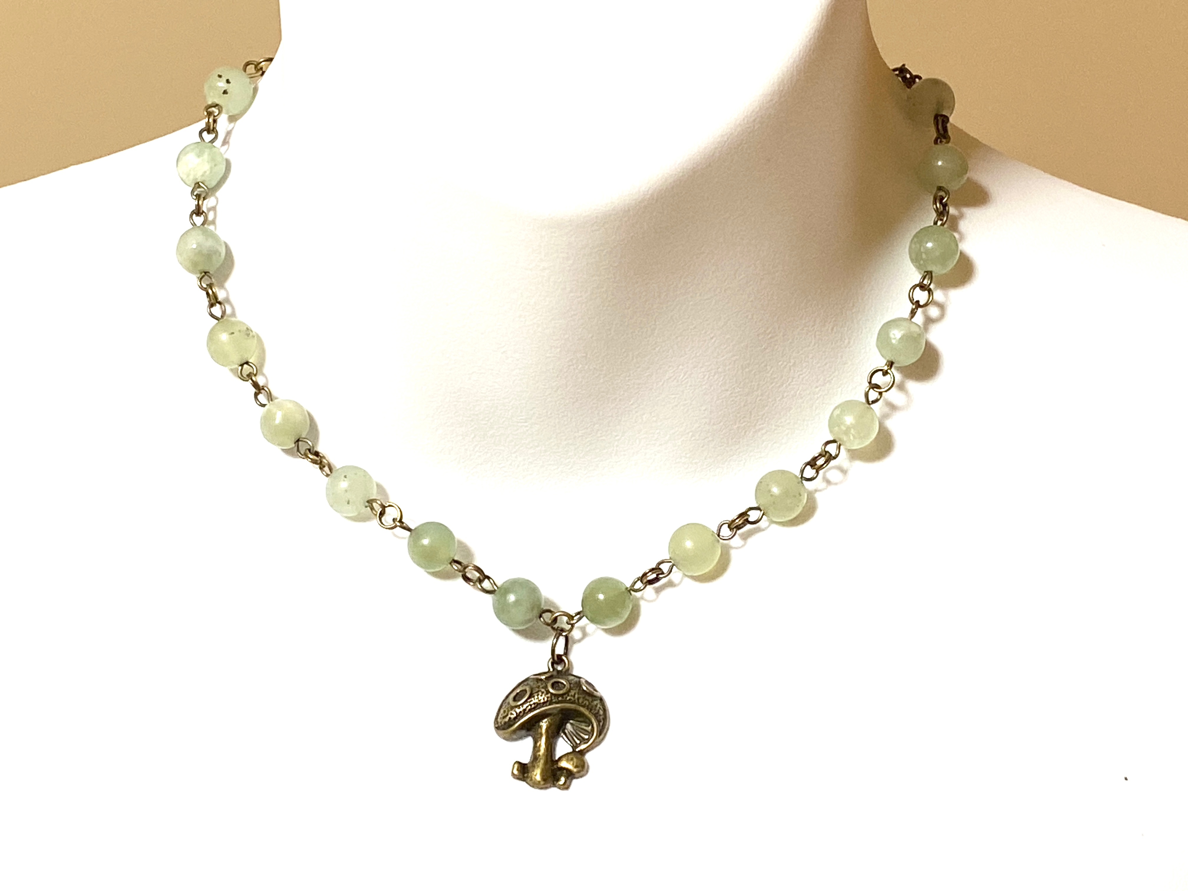 Mint Green Serpentine Short Necklace, Bronze Round Mushroom - photo 2