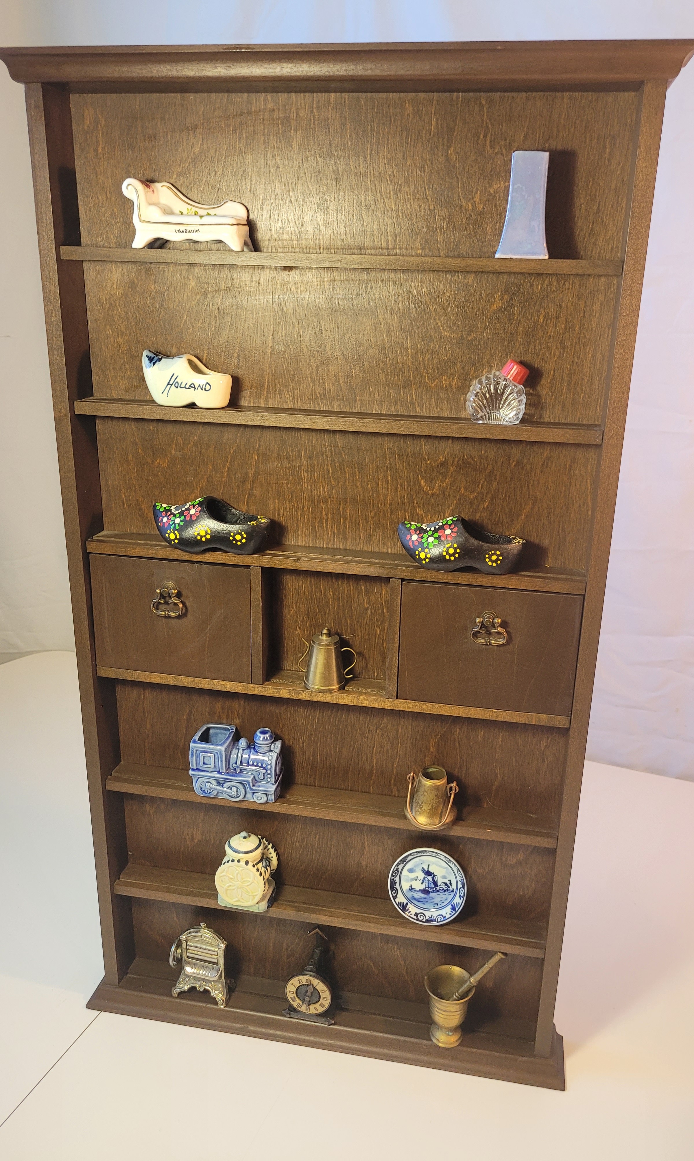 1970s Wooden Shadow Box Display Wall Shelf with 13 TIny Trinkets - photo 2