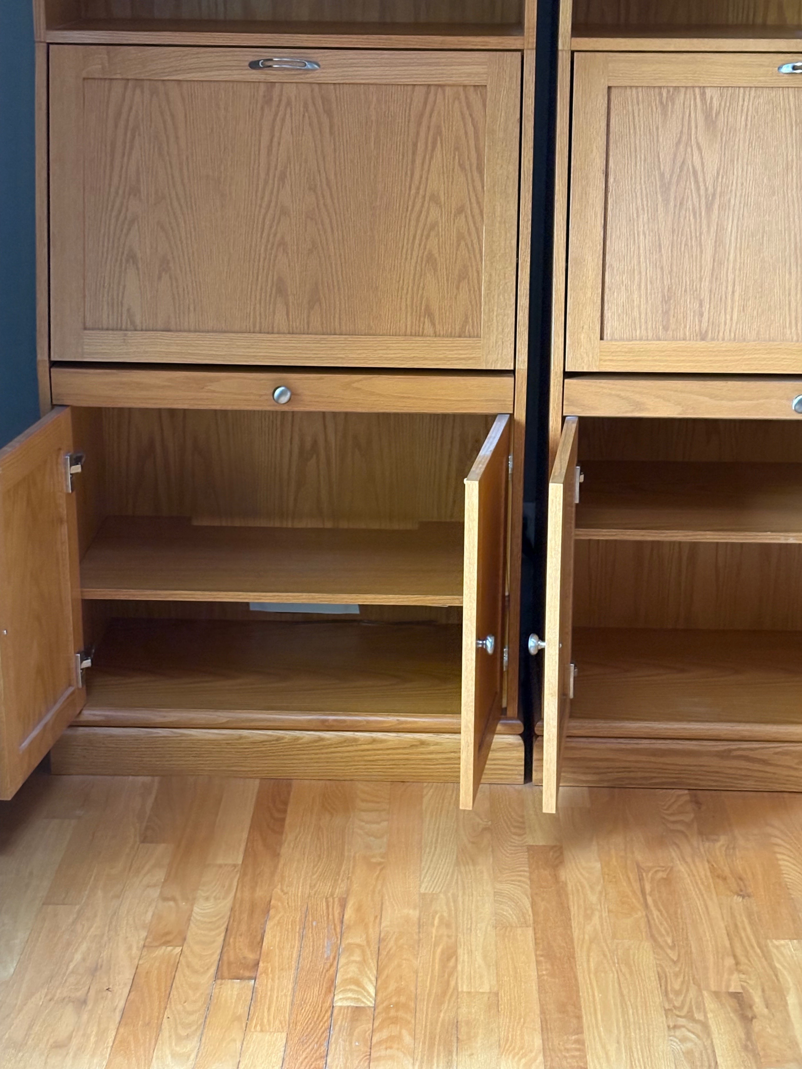 Solid oak bookcase/credenza combination - photo 5