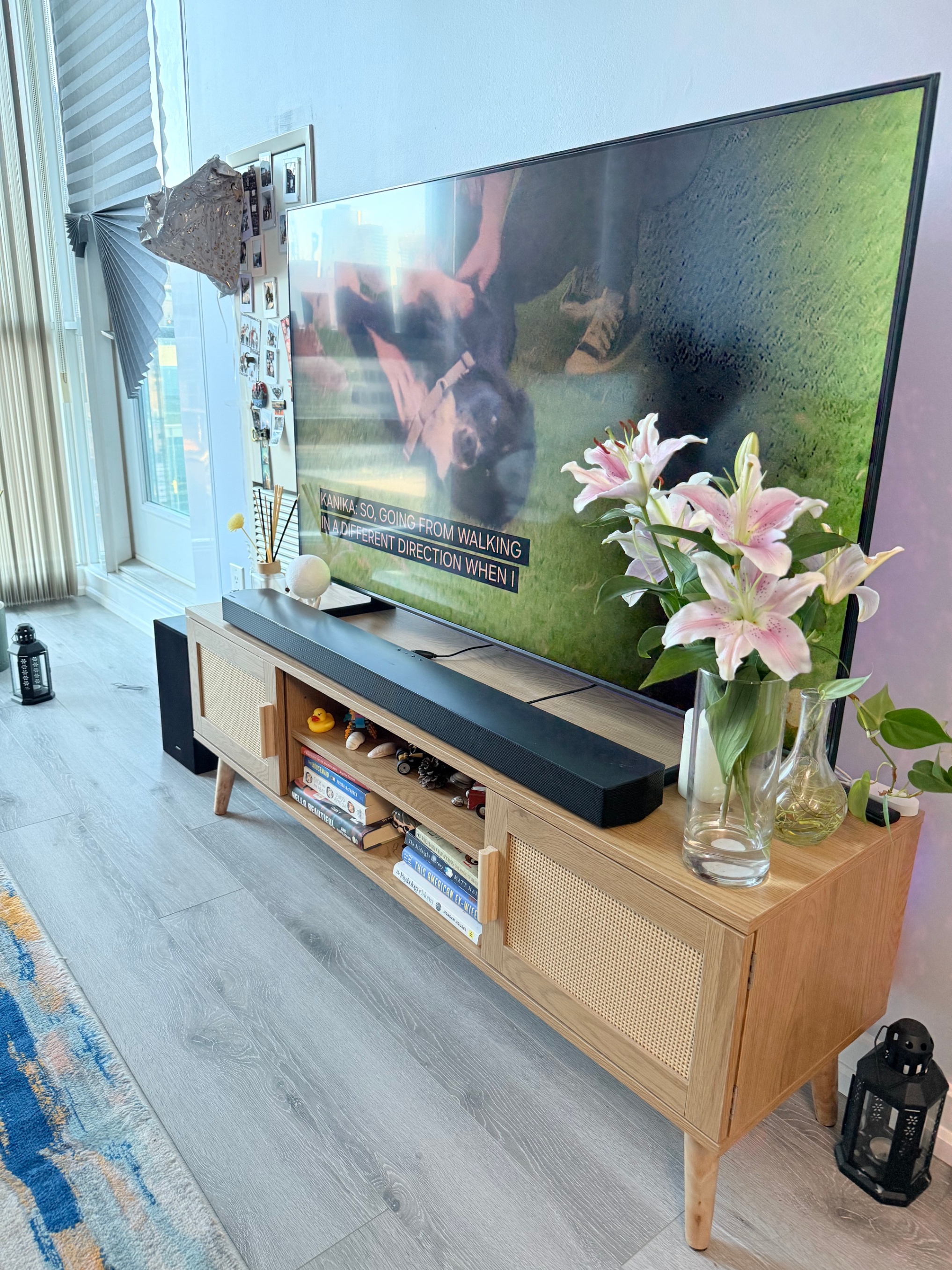 55 inch Samsung TV + Samsung soundbar + TV unit - photo 4
