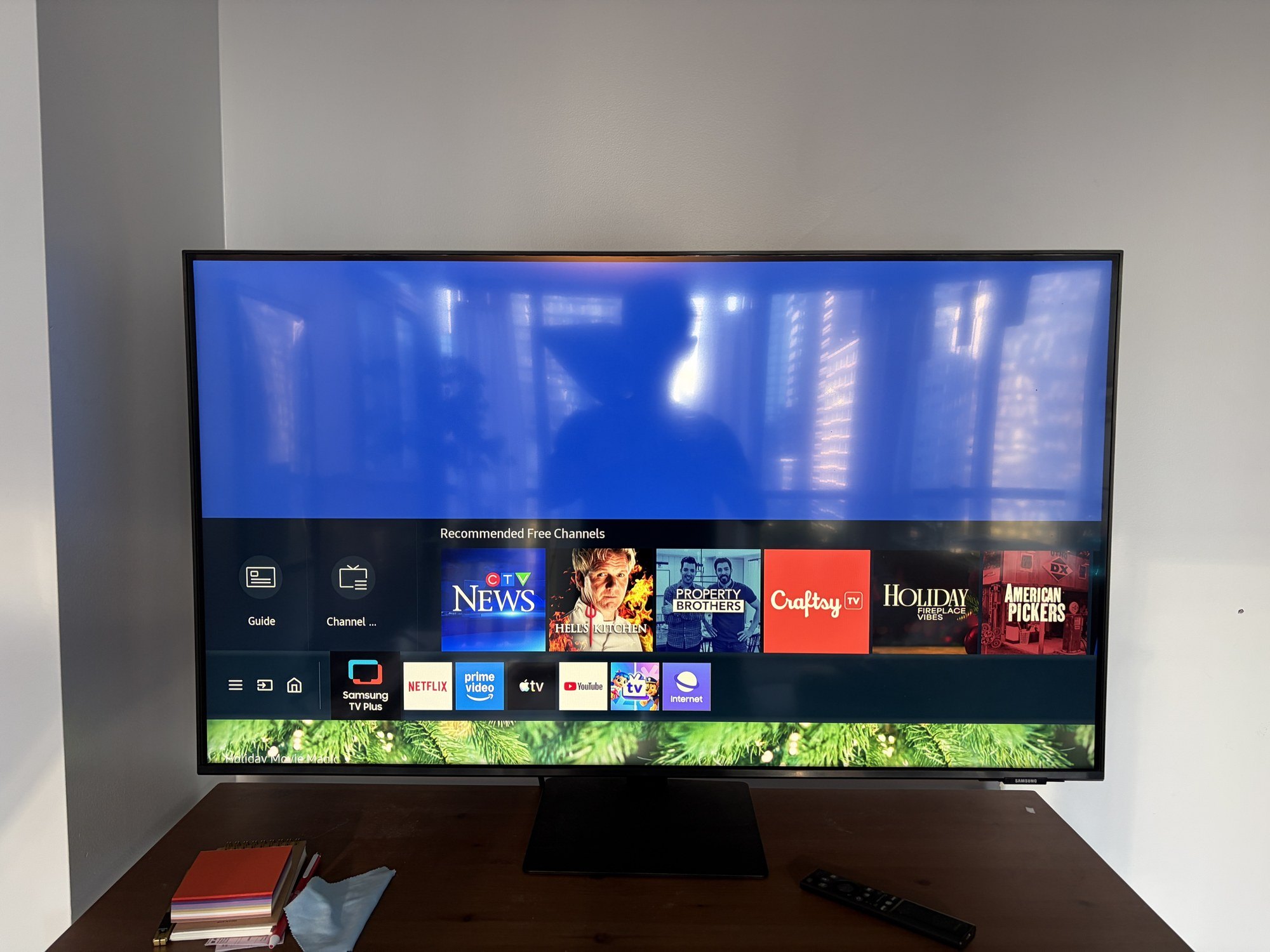 Samsung 43" 4K Smart Monitor M7 (S43AM702) – USB-C
