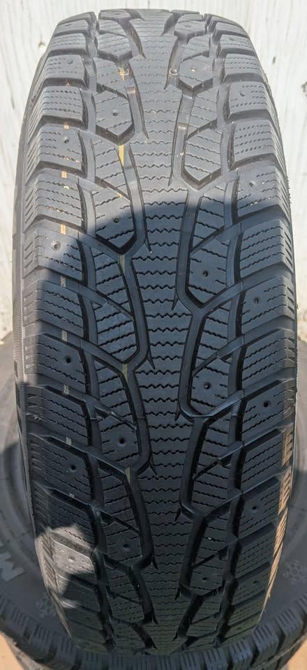 Set of 4 Mirage MR-W662 Winter Tires 195/65R15