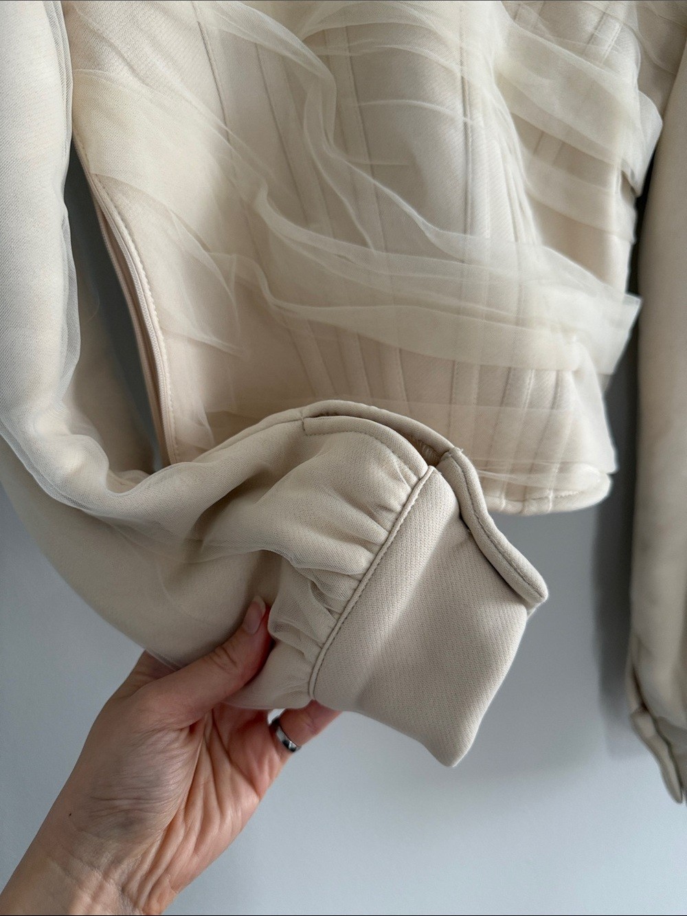Structured Sheer Cream Puff-Sleeve Cropped Top - photo 4