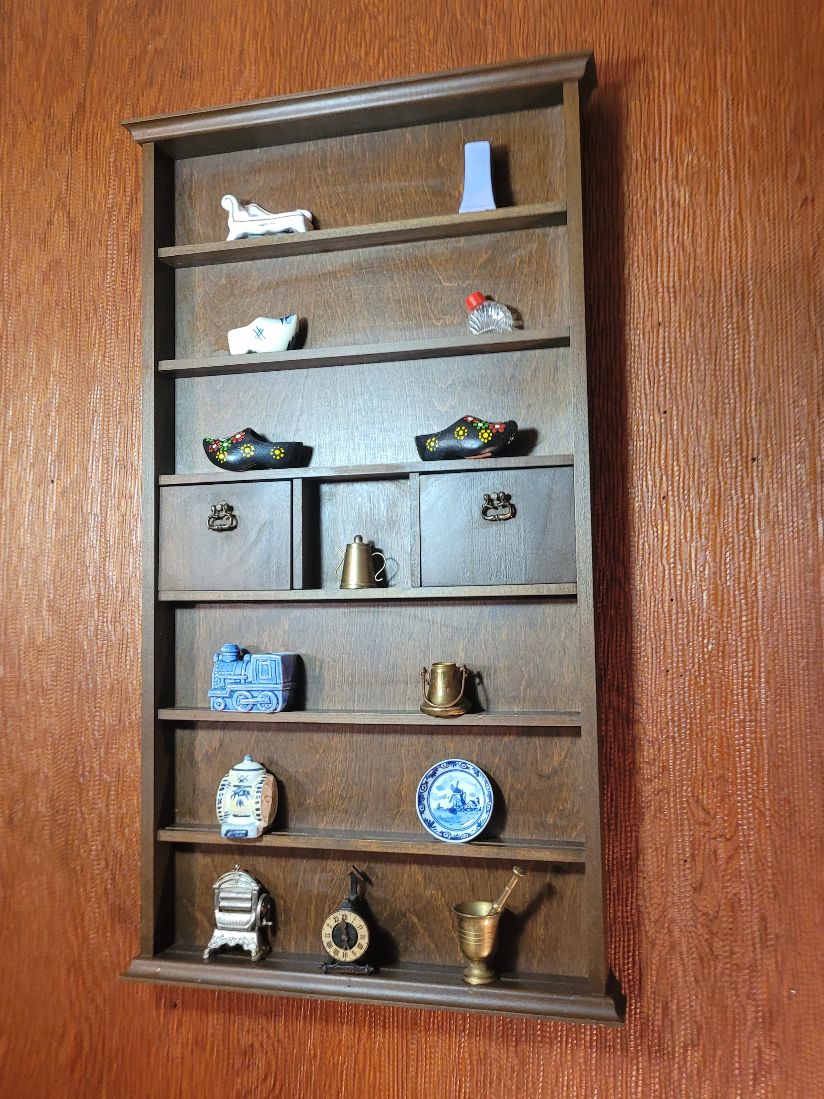 1970s Wooden Shadow Box Display Wall Shelf with 13 TIny Trinkets - photo 5