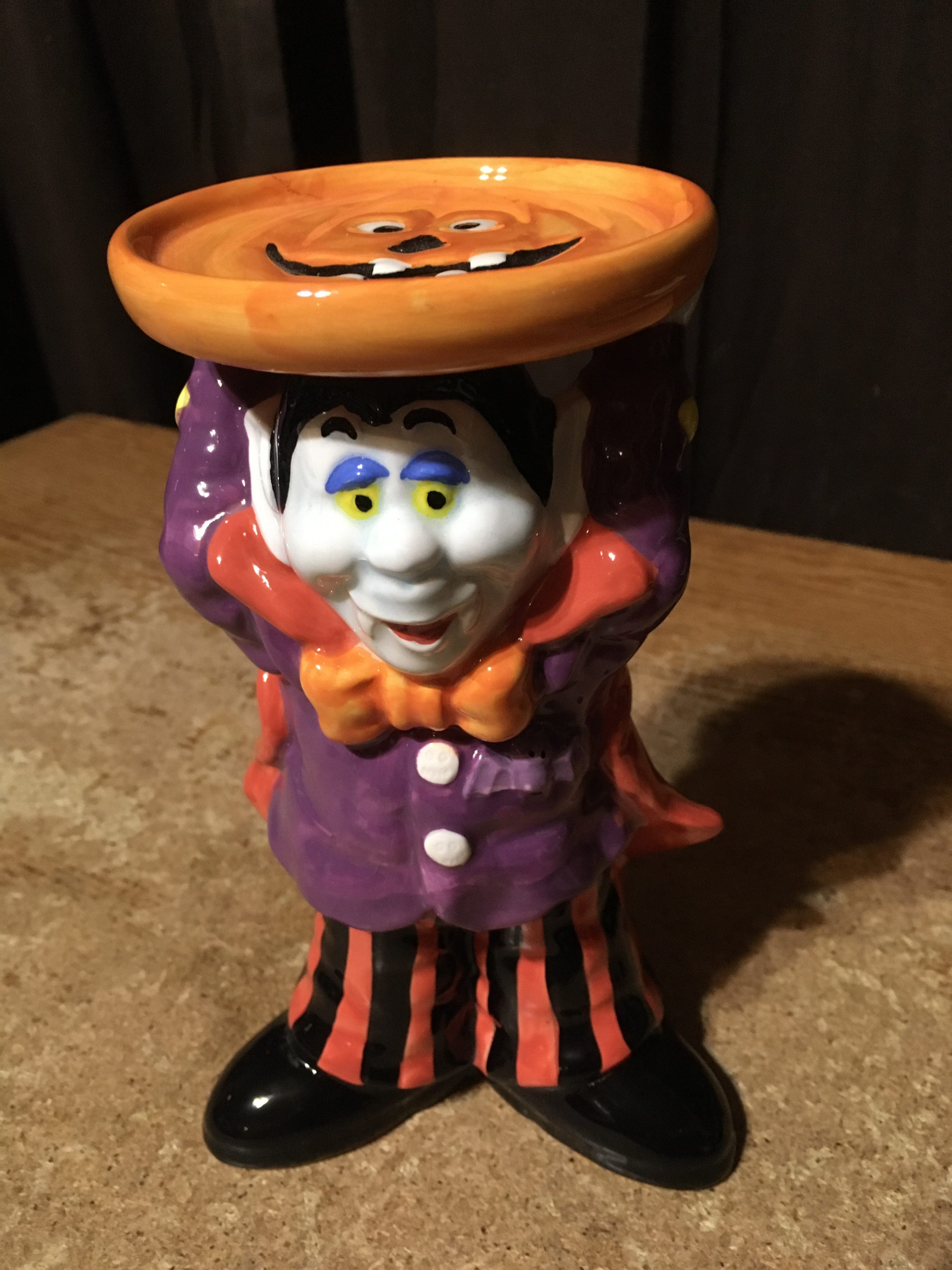 VAMPIRE HOLDING PUMPKIN TRAY CANDLE HOLDER OVER HEAD HALLOWEN