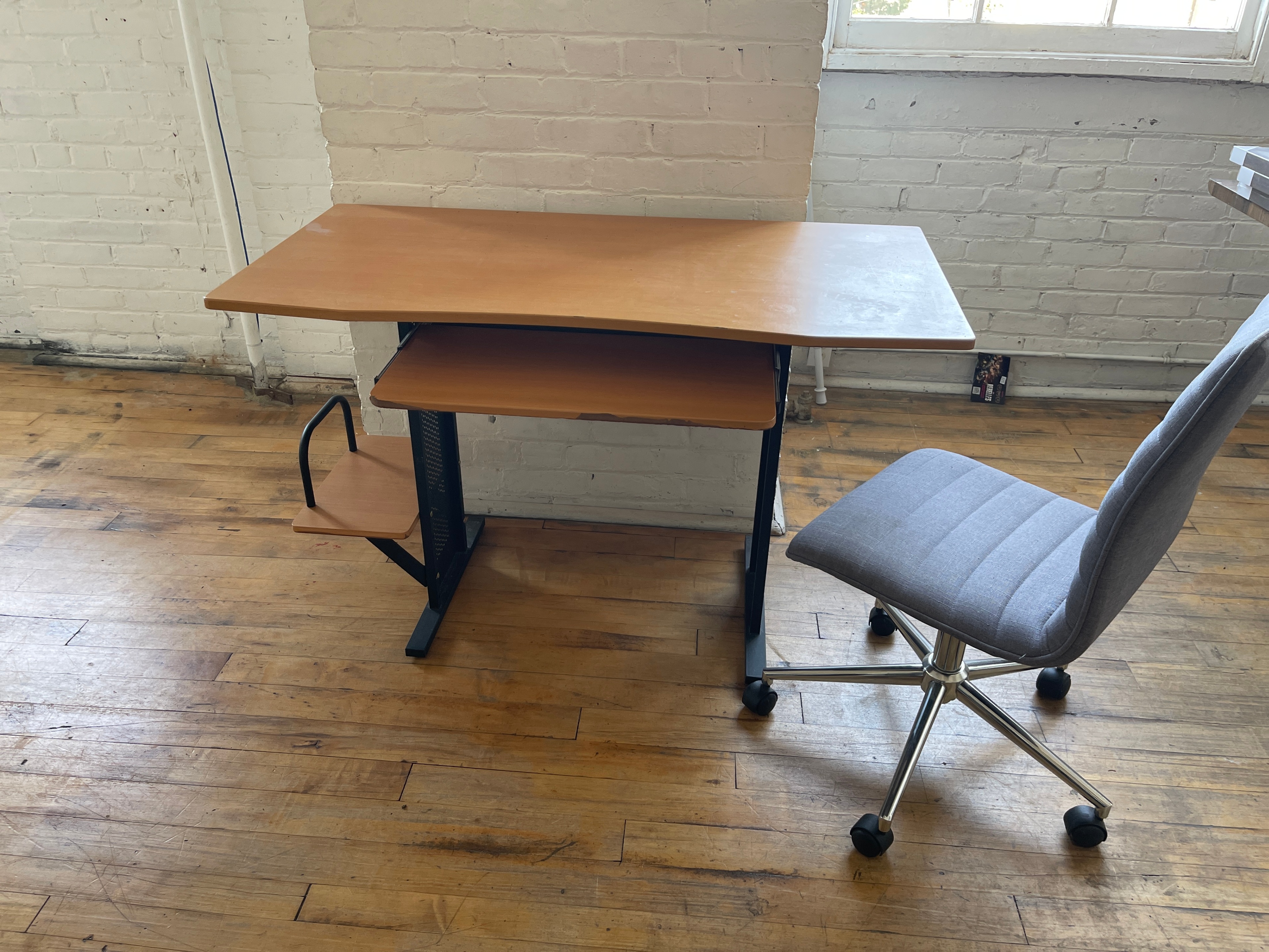 Computer desk - Free