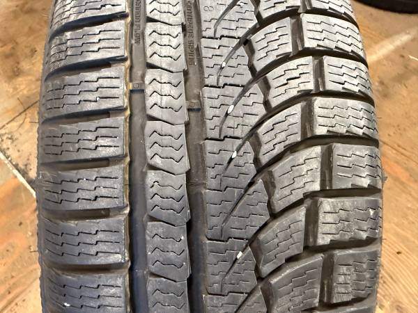 1 X single 205/60/16 92V M+S Nokian WRG4 with over 85% tread - photo 2