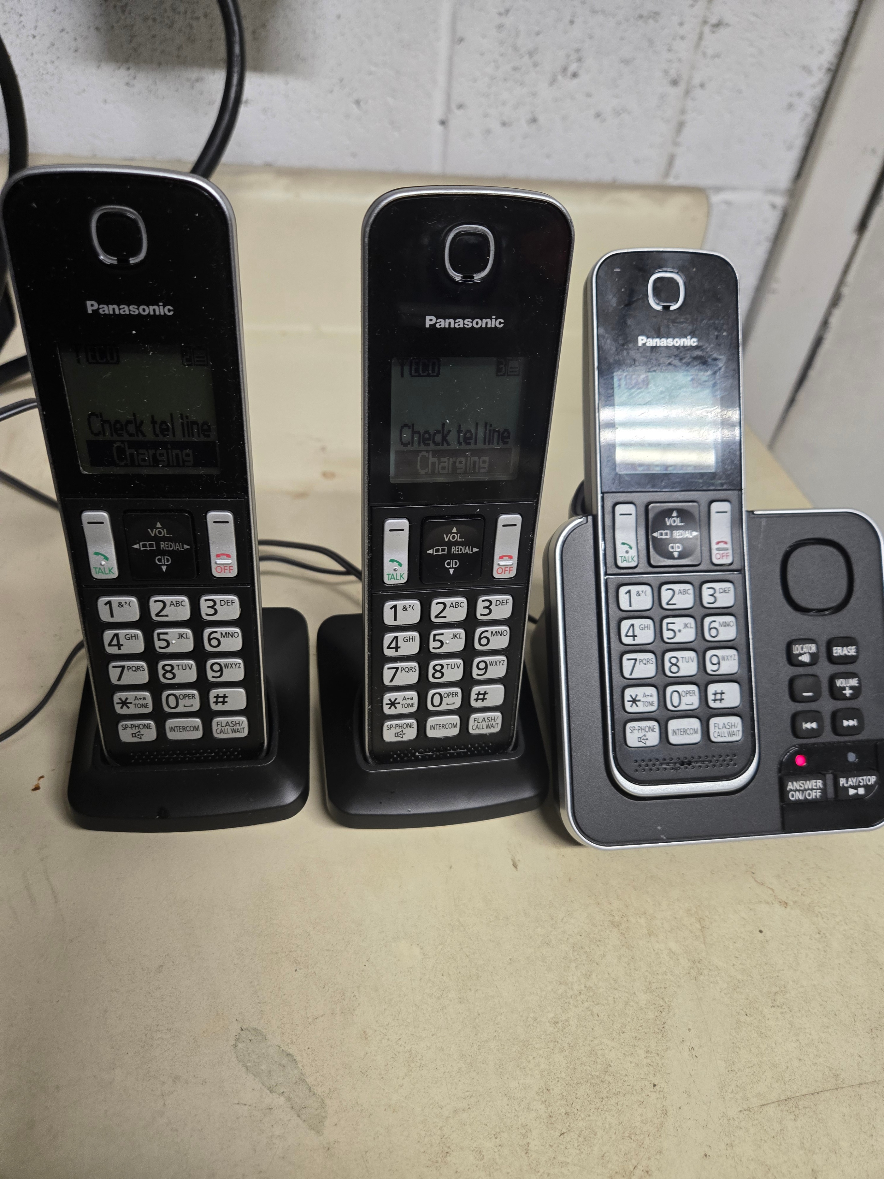 Panasonic Cordless Phone System KX-TGD390C - photo 3