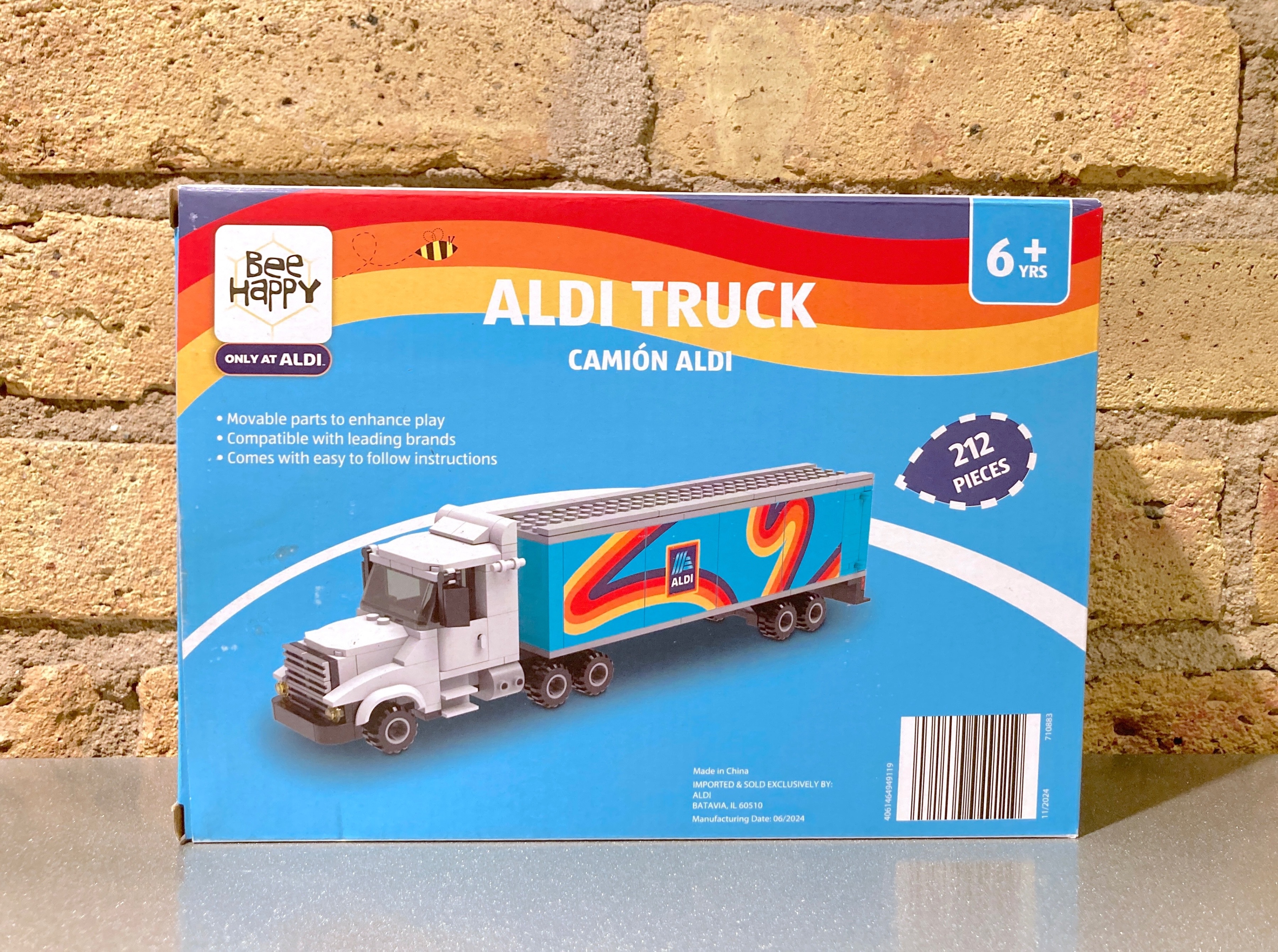 *NEW* ALDI Truck Building Block Set Happy Bee Toy (like Lego) - photo 2