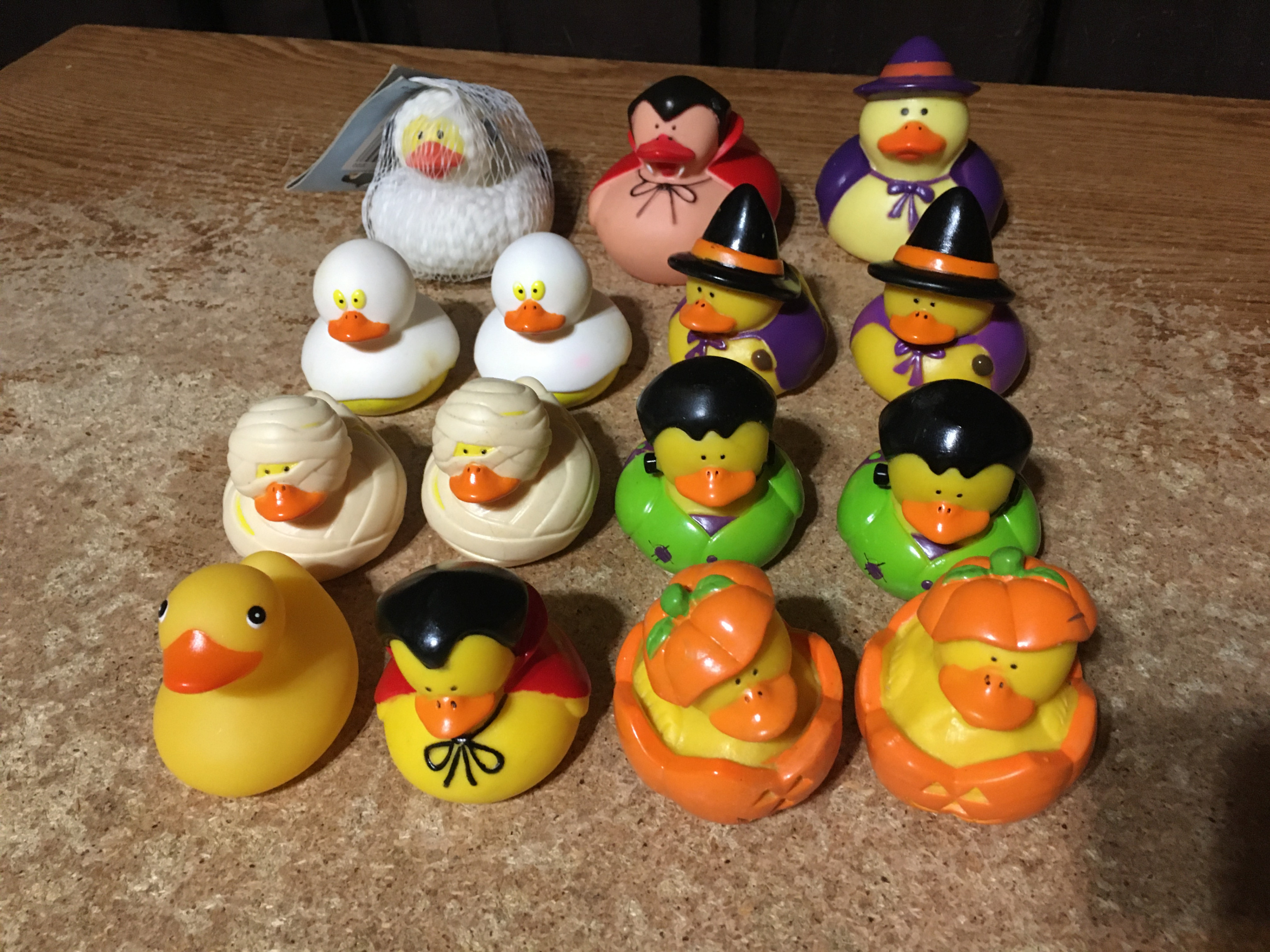 LOT OF 15 RUBBER DUCKS HALLOWEEN DRACULA VAMPIRE GHOST MUMMY