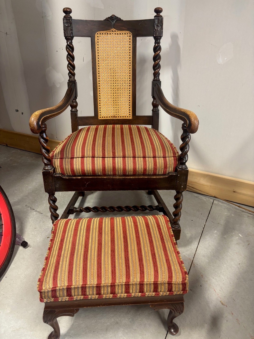 Victorian oak three piece rocking chair, armchair and footstool - photo 3