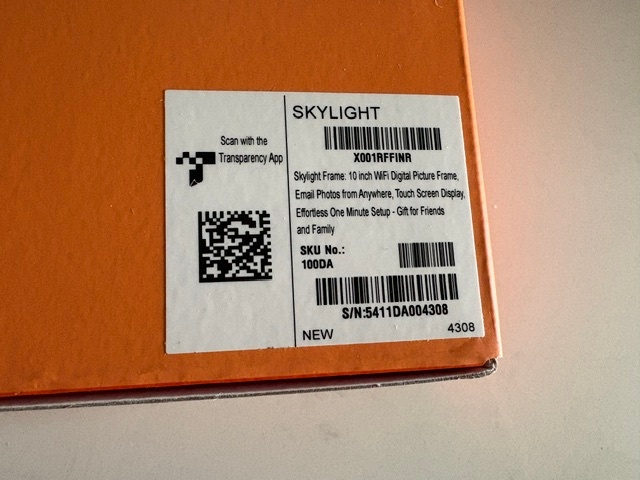 Skylight Frame 10" Digital Wi Fi Photo Frame - Brand New - photo 3