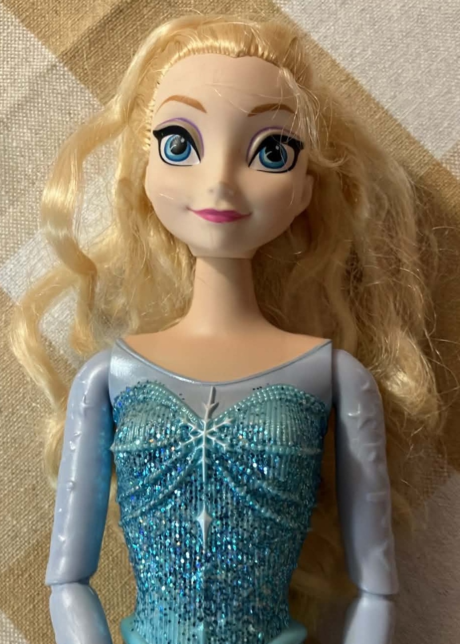 2015 Mattel Disney Frozen Ice Skating Elsa Doll - photo 2