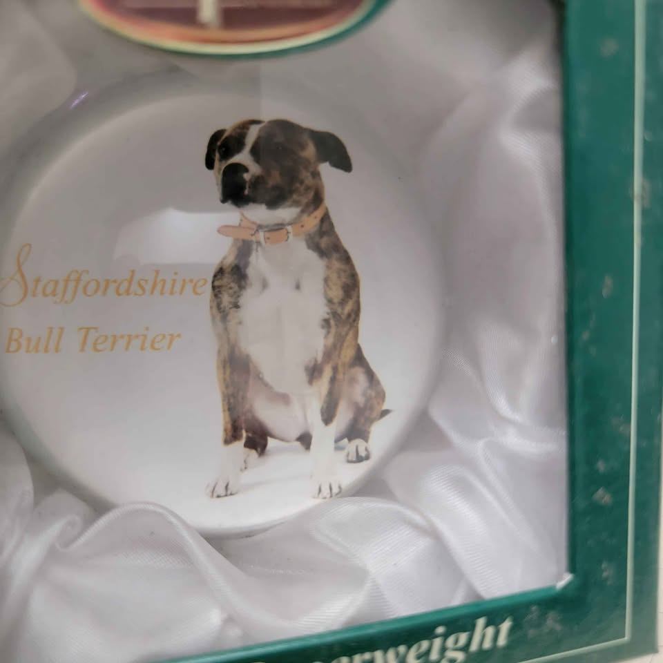 "Best of Breed" Crystal Paperweight – Staffordshire Bull - photo 2