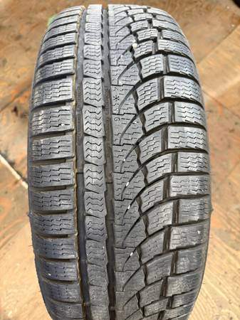 1 X single 205/60/16 92V M+S Nokian WRG4 with over 85% tread