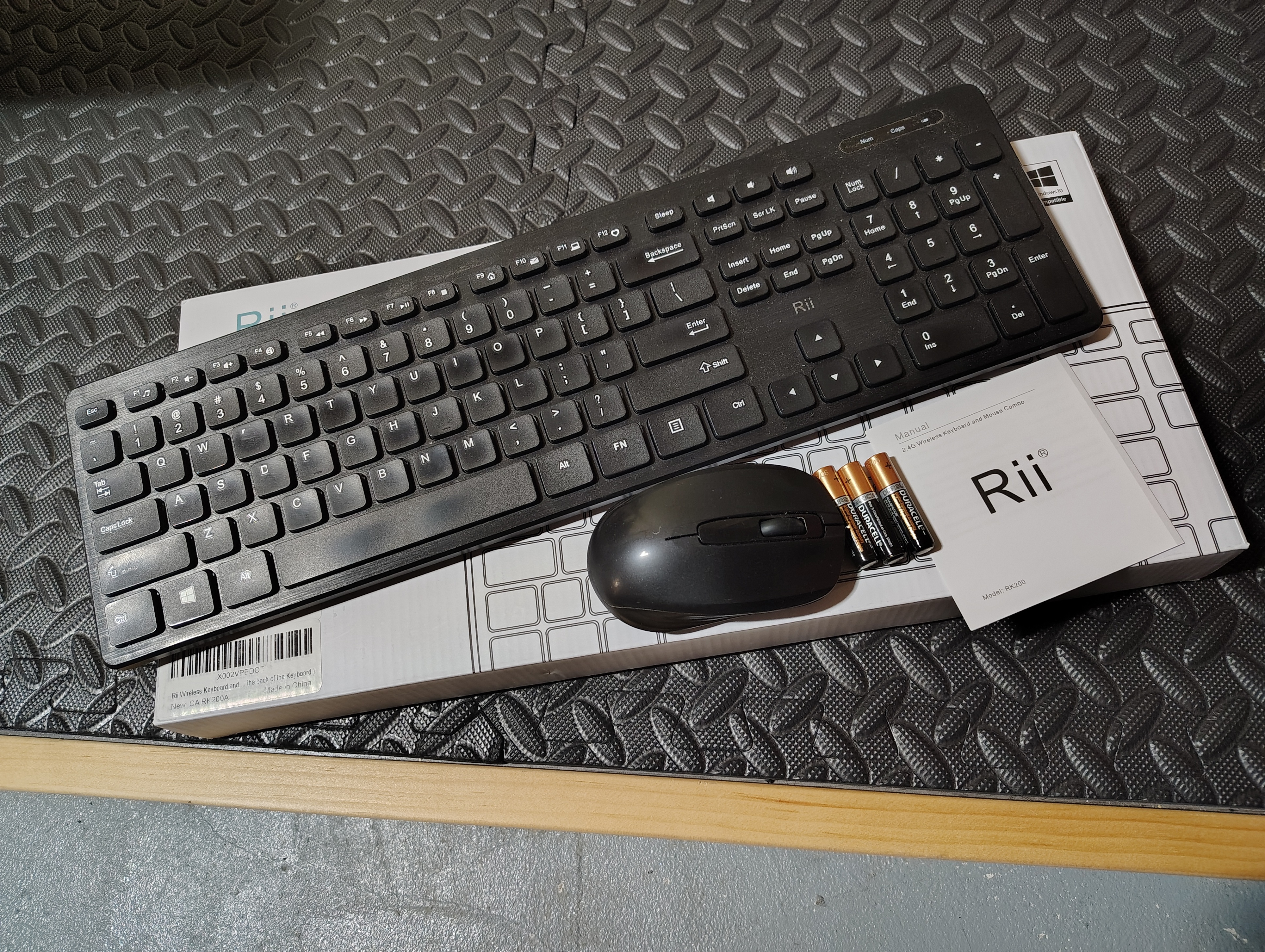 RARELY USED Rii Wireless Keyboard and Mouse Combo - photo 2