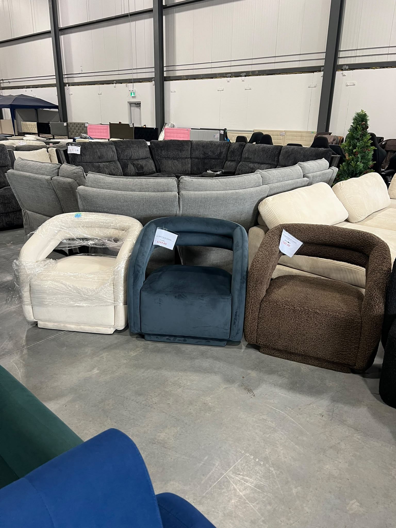 Boucle Barrel Accent Chair $249 🪑 Brand New
